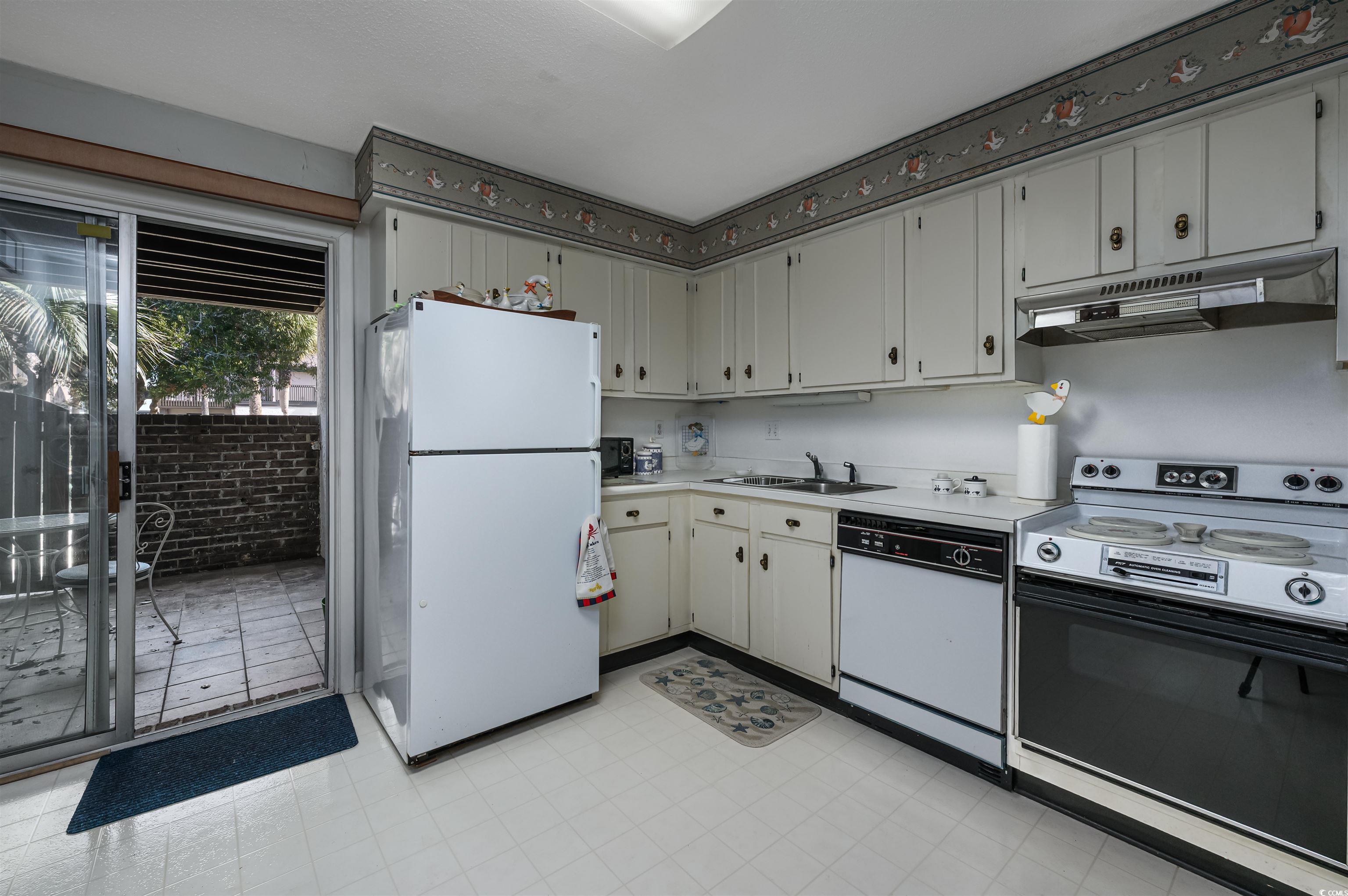 10200 Lake Shore Dr. Property Photo 20