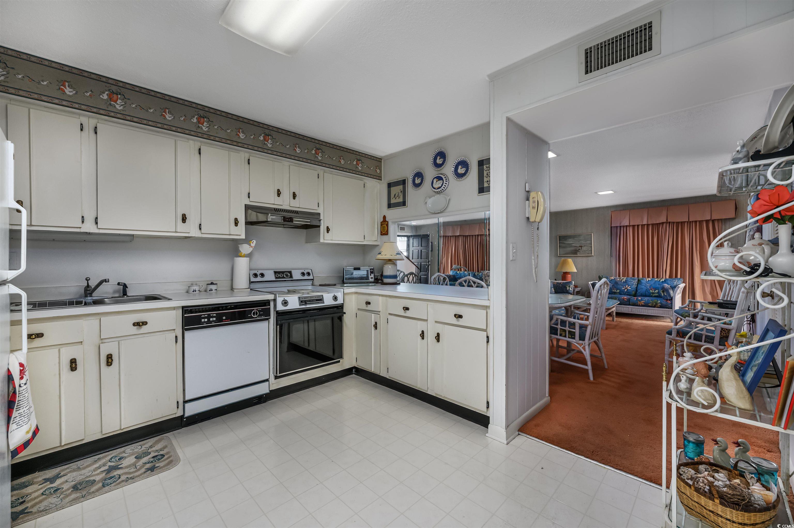 10200 Lake Shore Dr. Property Photo 22