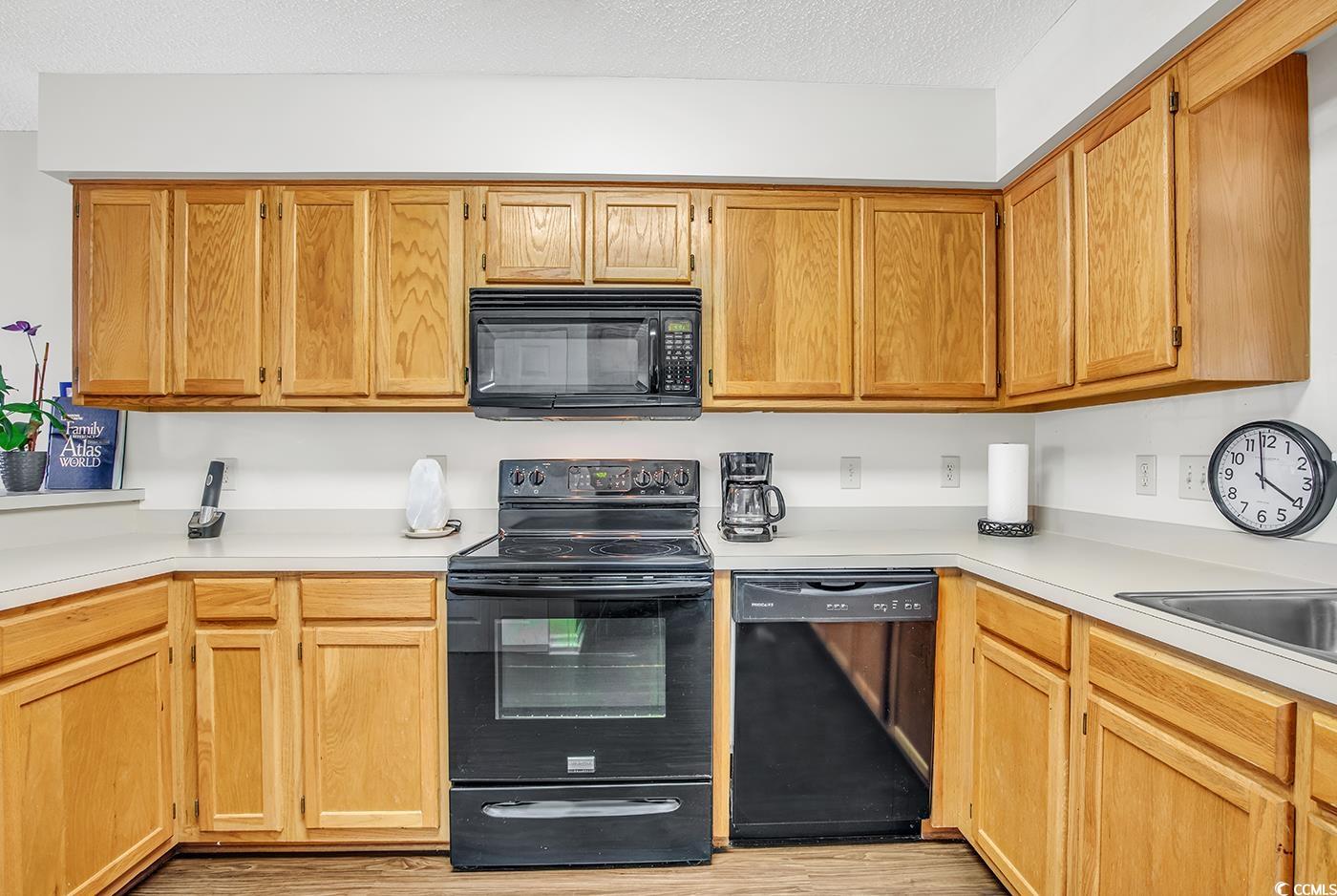 4293 Parkway Ln. Property Photo 10