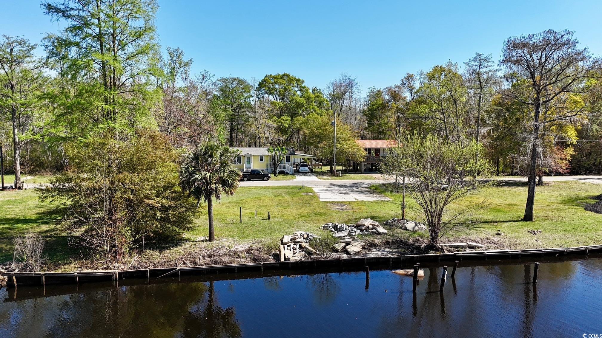 1074 Waccamaw Dr. Property Photo 2
