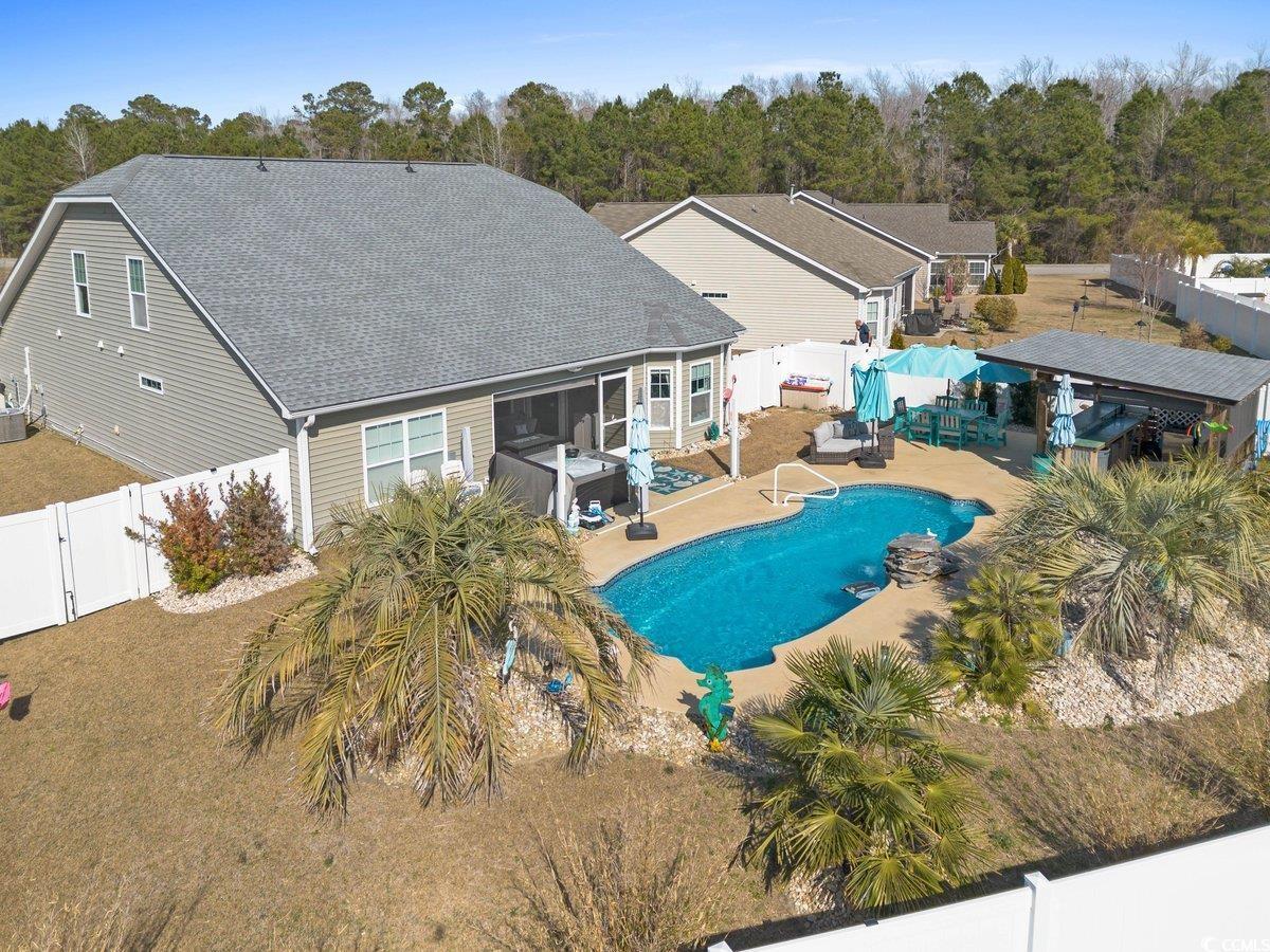 556 Cedar Lakes Dr. Property Photo 3