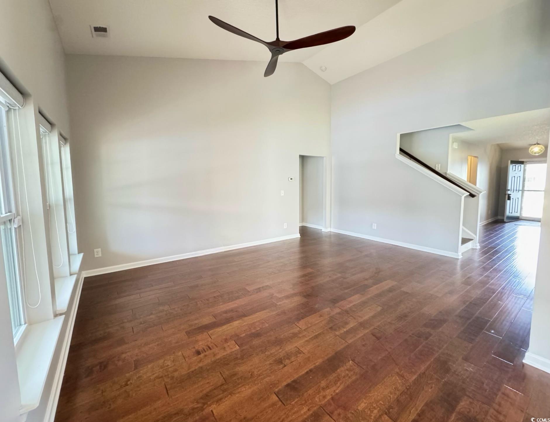 556 Cedar Lakes Dr. Property Photo 5