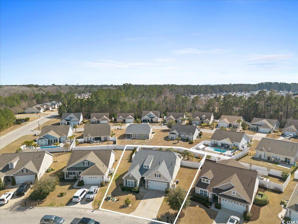 556 Cedar Lakes Dr. Property Photo 37