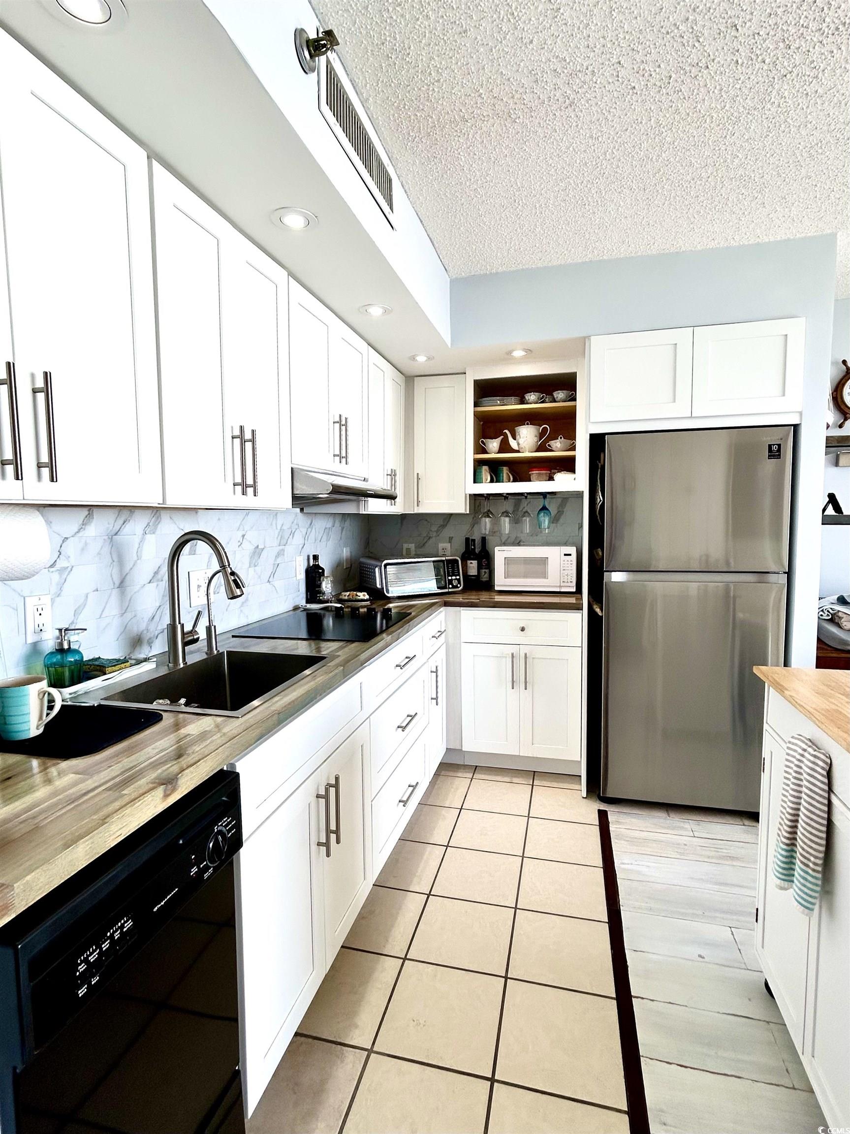 5523 North Ocean Blvd. Property Photo 8