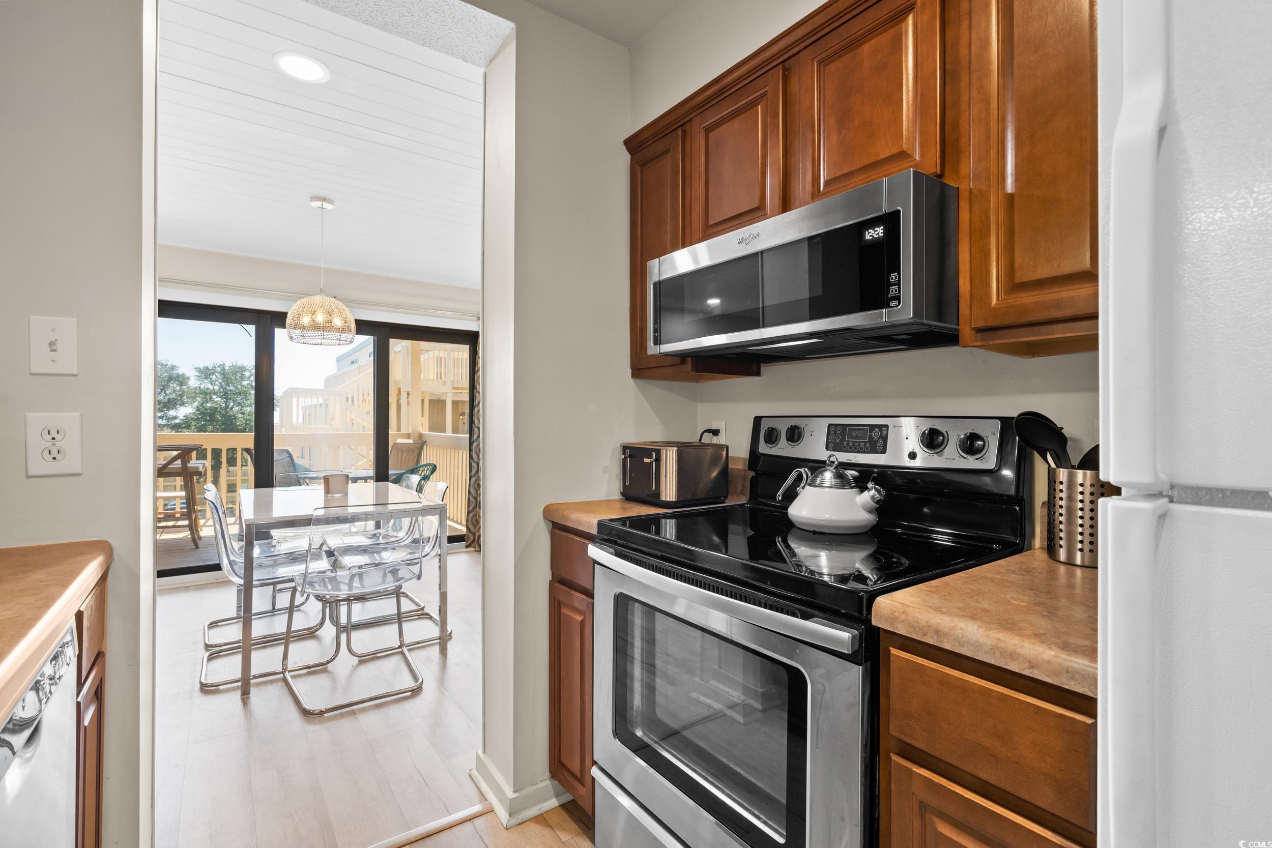 9661 Shore Dr. Property Photo 16