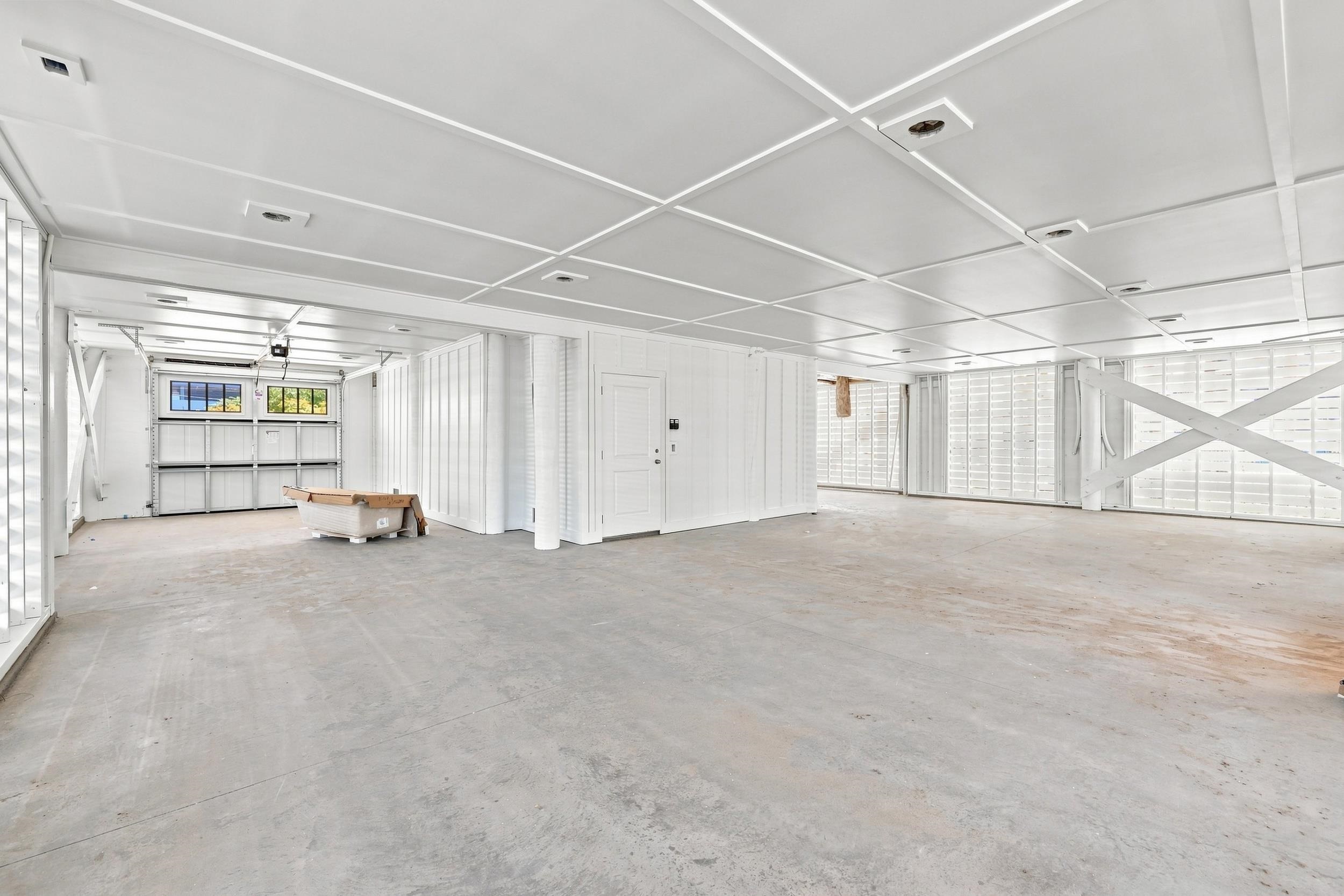 4710 Surf St. Property Photo 15