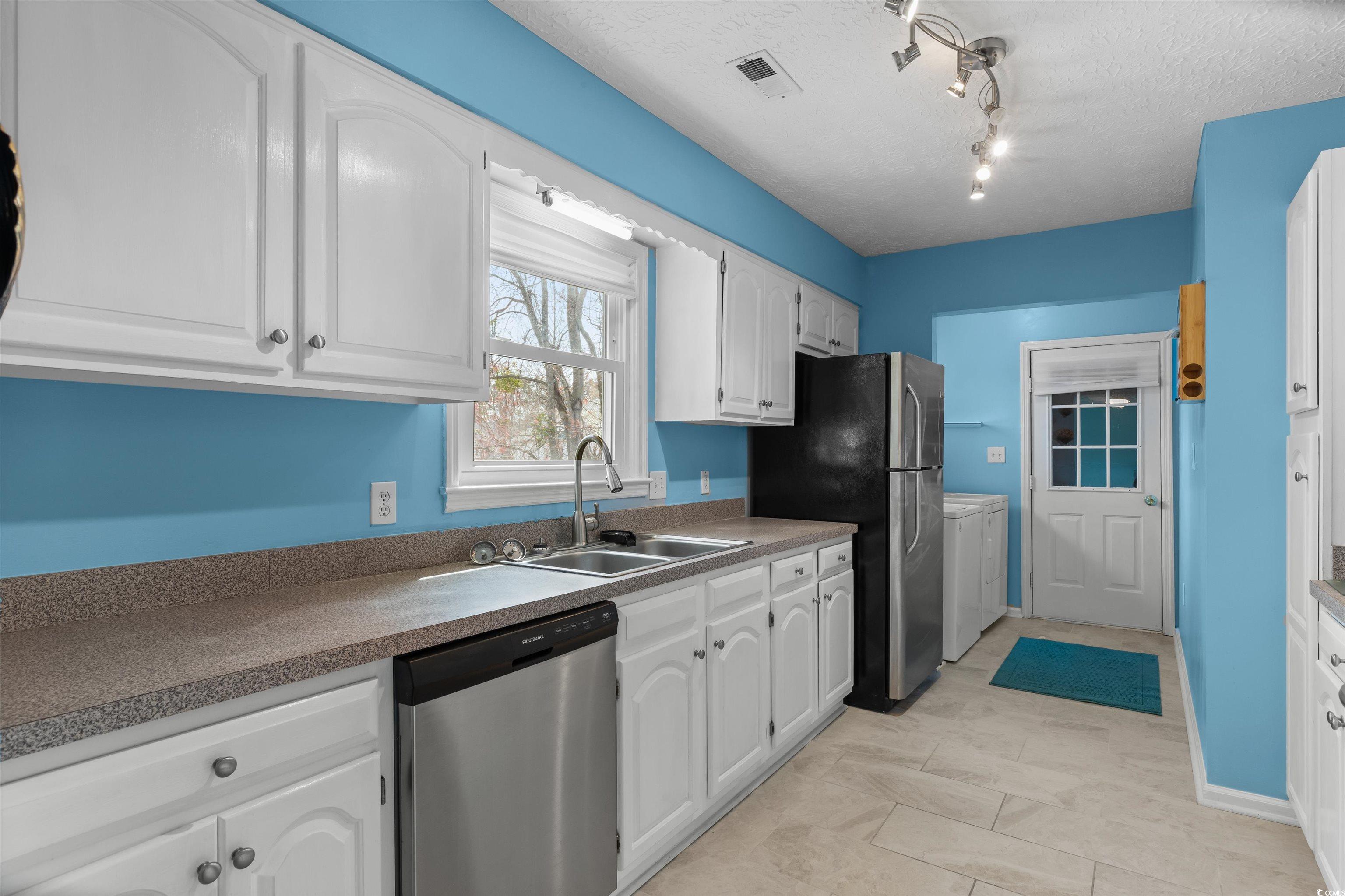 614 Cavandish Dr. Property Photo 14