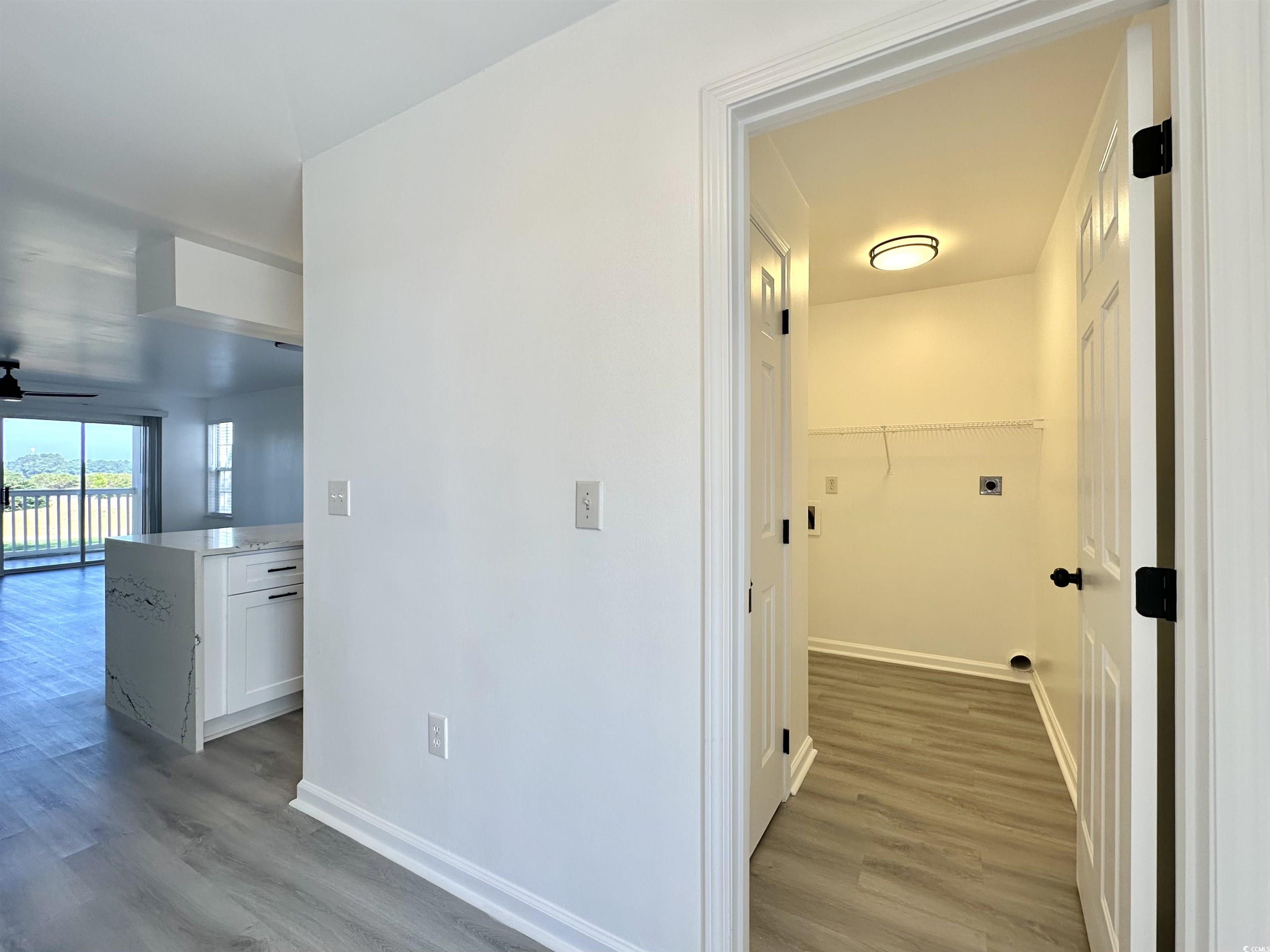 5000 Windsor Green Way Property Photo 4