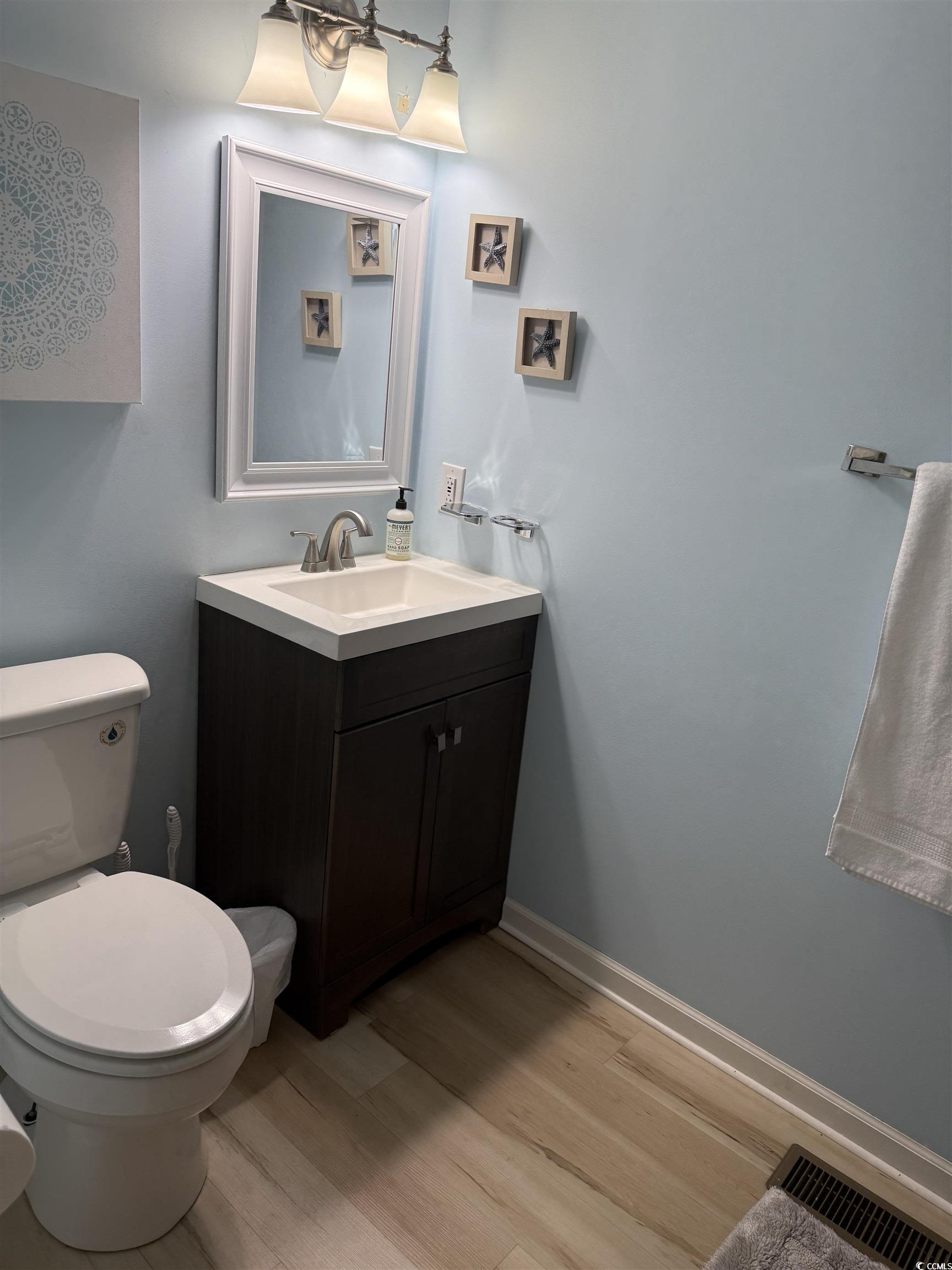 1890 Colony Dr. Property Photo 15