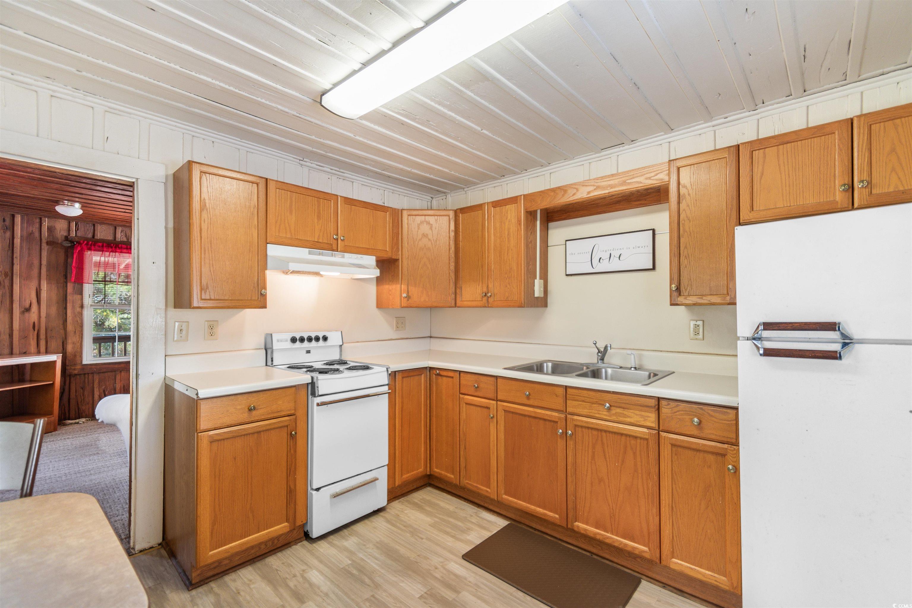 112 S Rosemary Ave. Property Photo 37