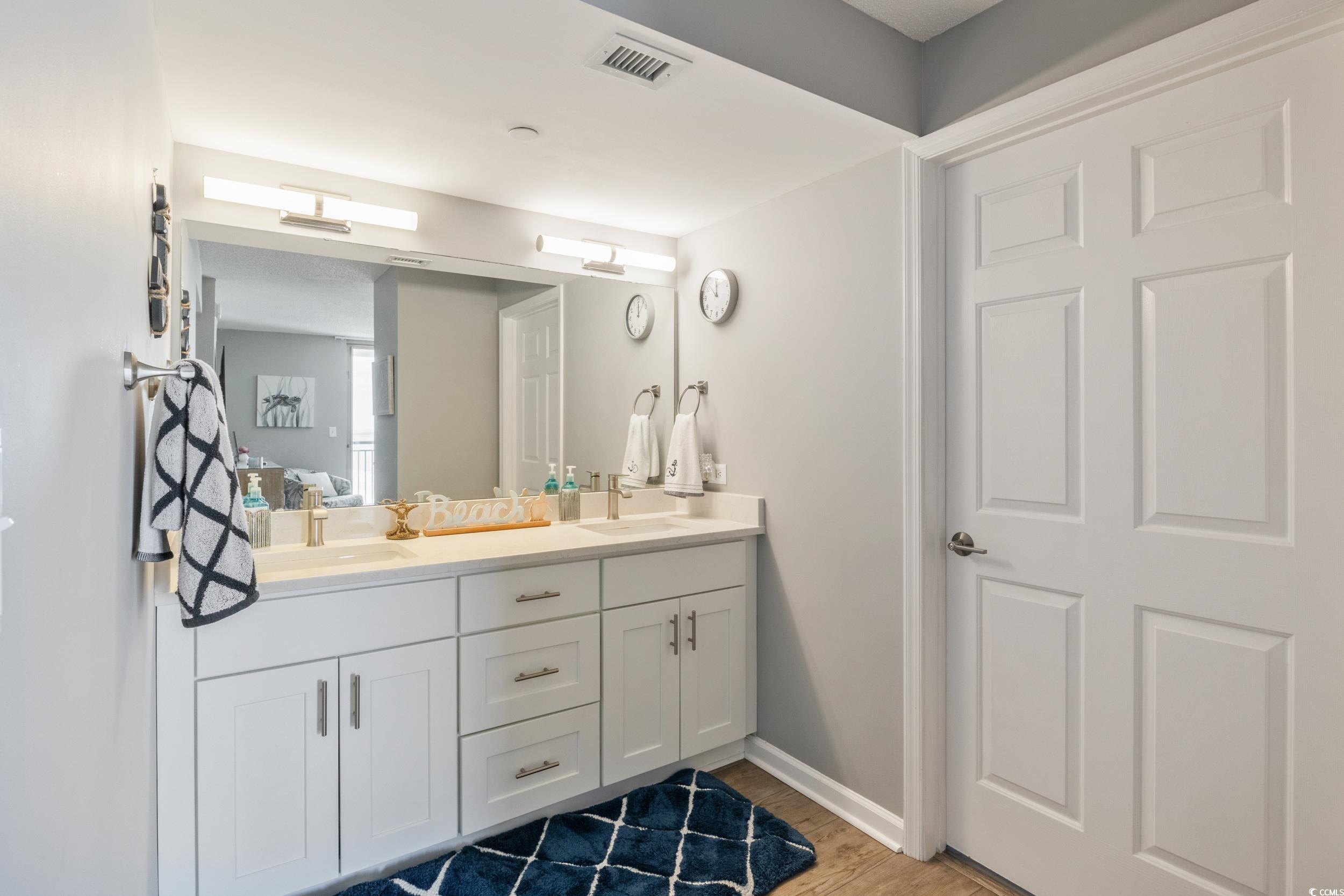 8560 Queensway Blvd. Property Photo 17