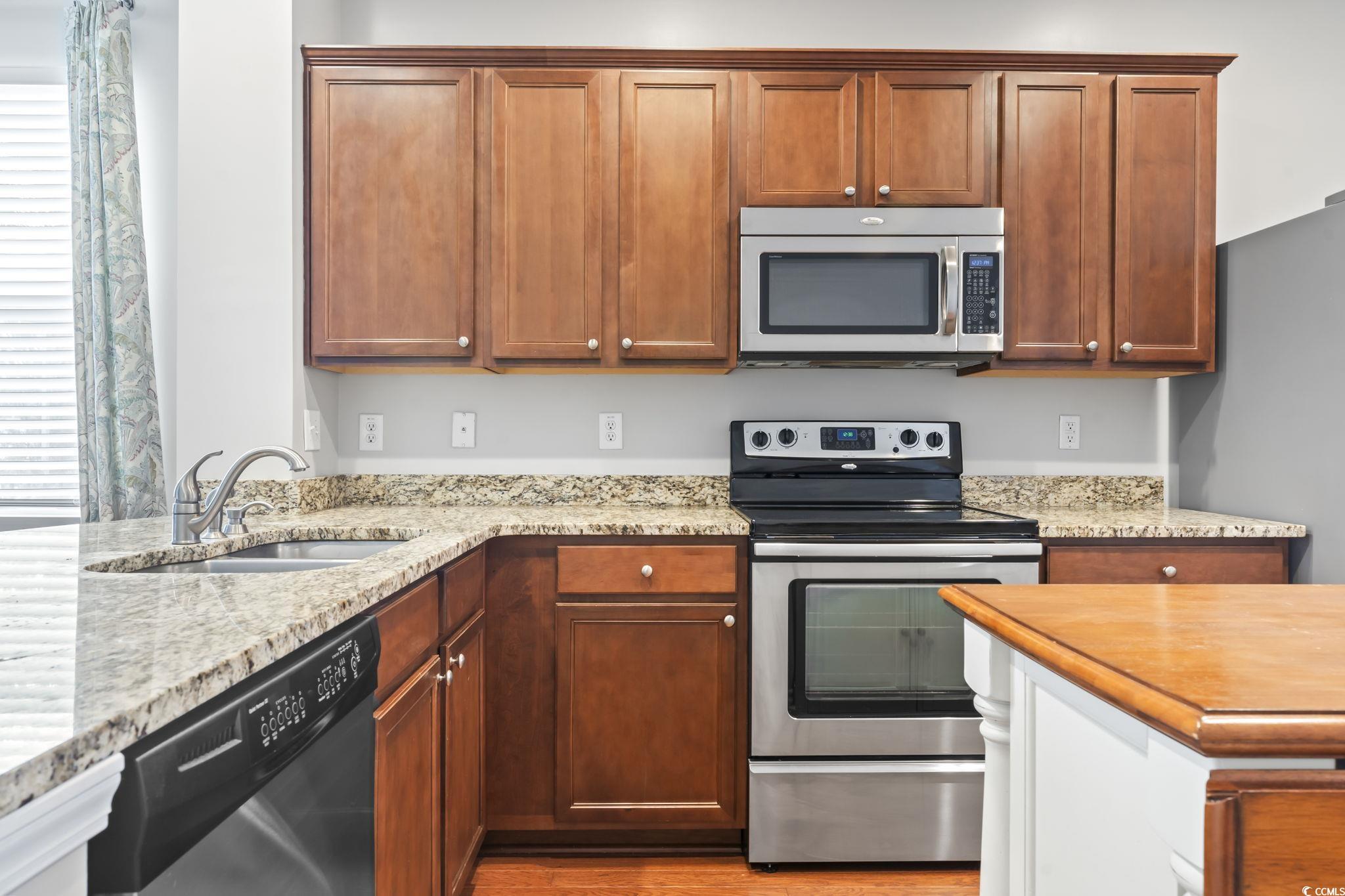 1097 Balmore Dr. Property Photo 8