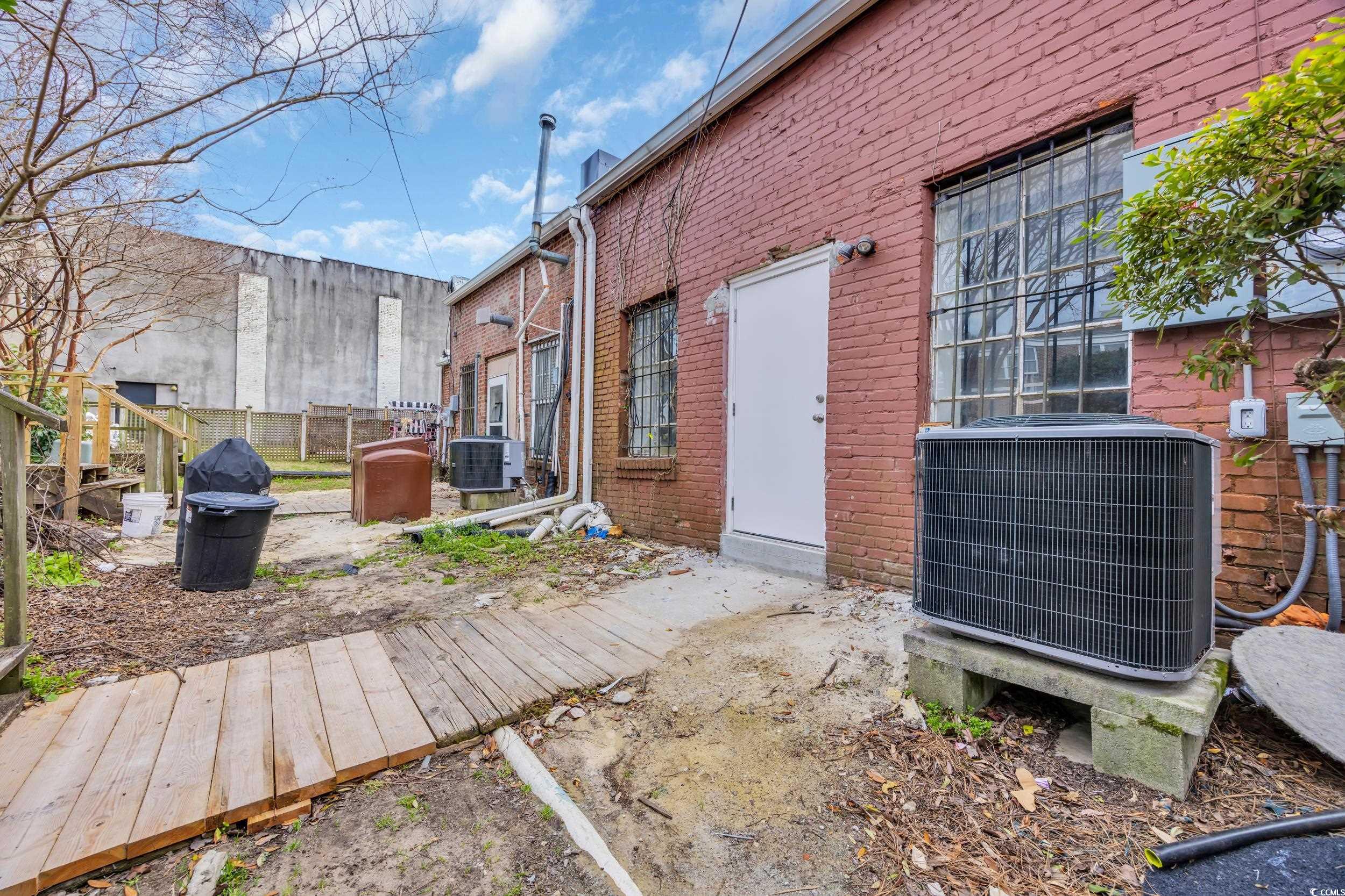 718 Front St. Property Photo 11