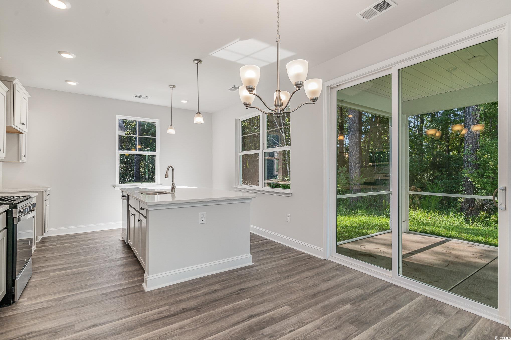 6011 Forest Dell Ct Property Photo 4