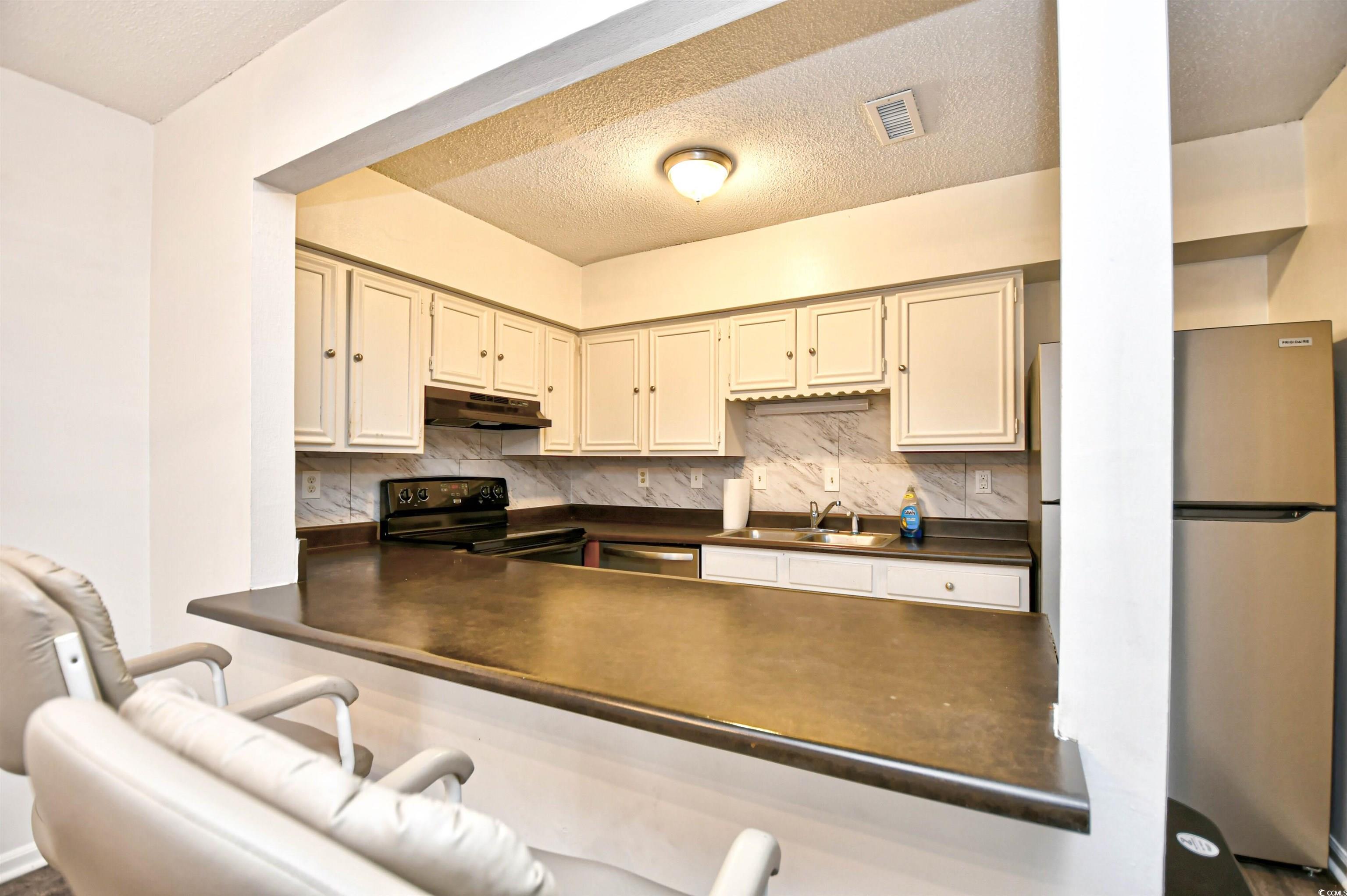 10301 N Kings Hwy. Property Photo 11
