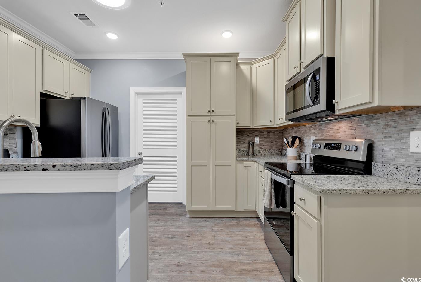 940 Jackline Place Property Photo 10