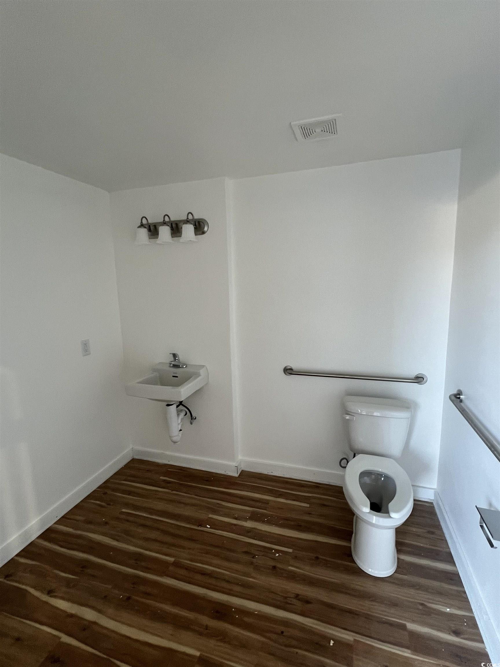 200 Horsetail Moss Ct. Property Photo 3