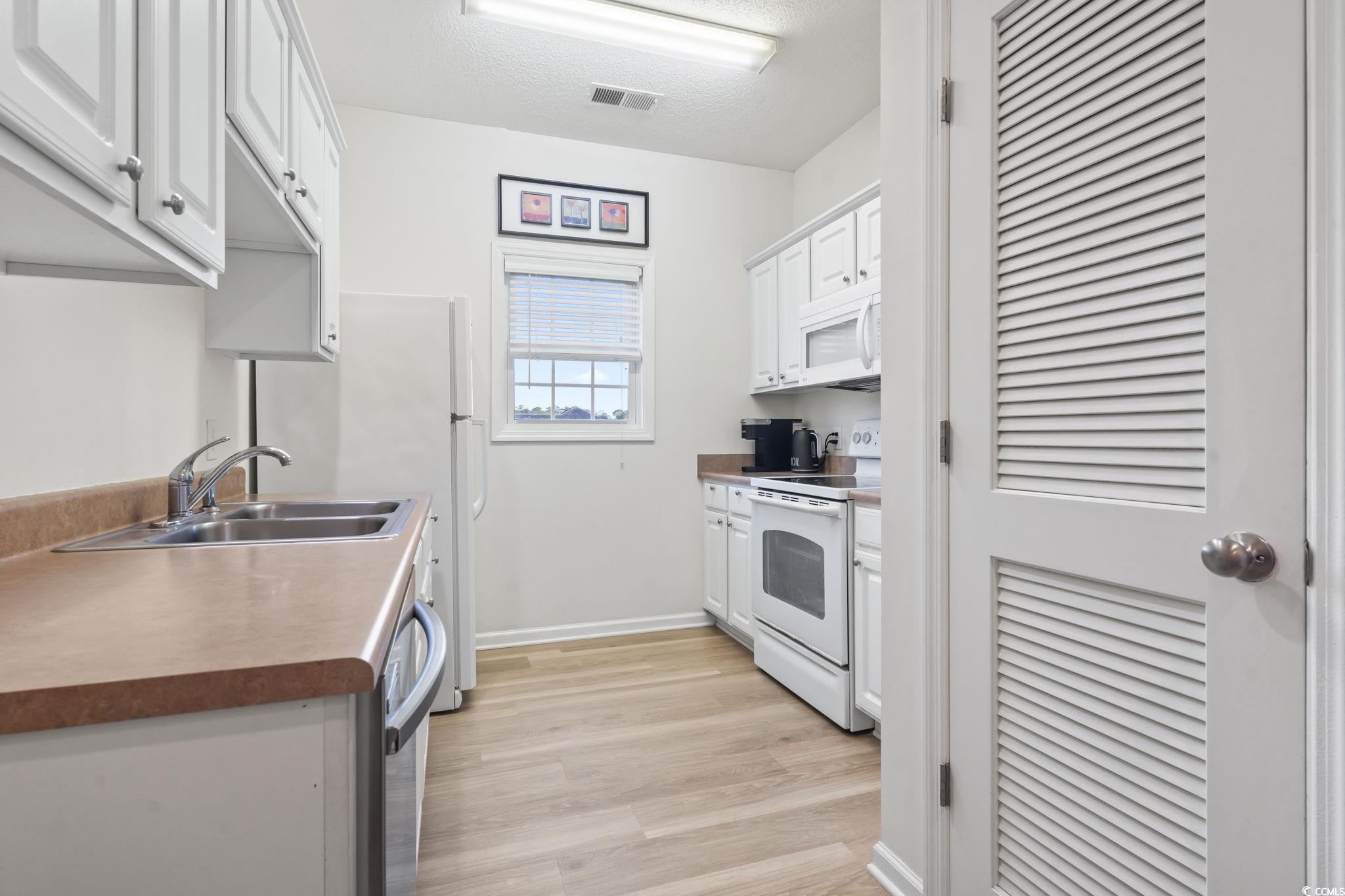 2070 Cross Gate Blvd. Property Photo 12