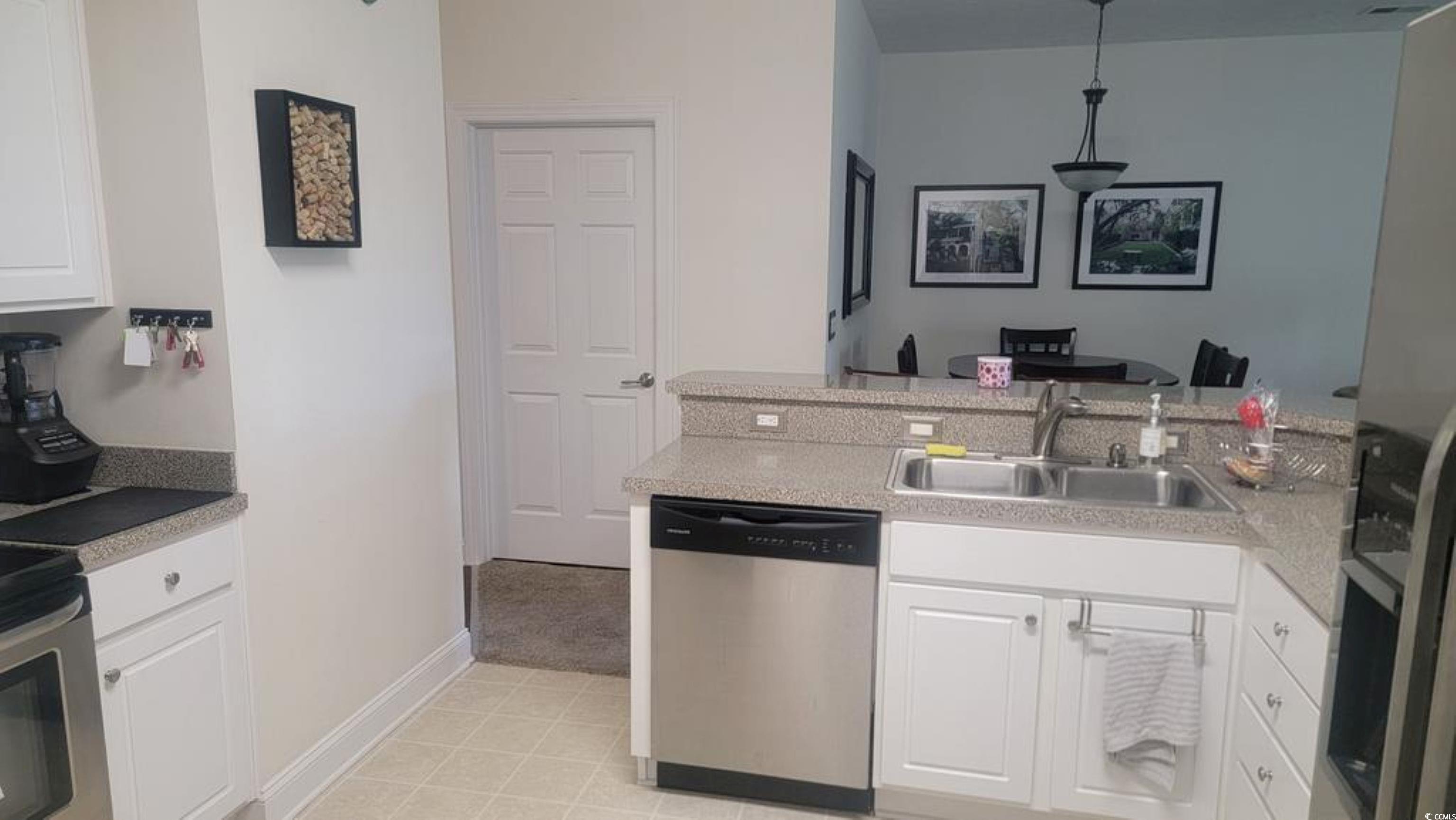 6000 Windsor Green Way Property Photo 6