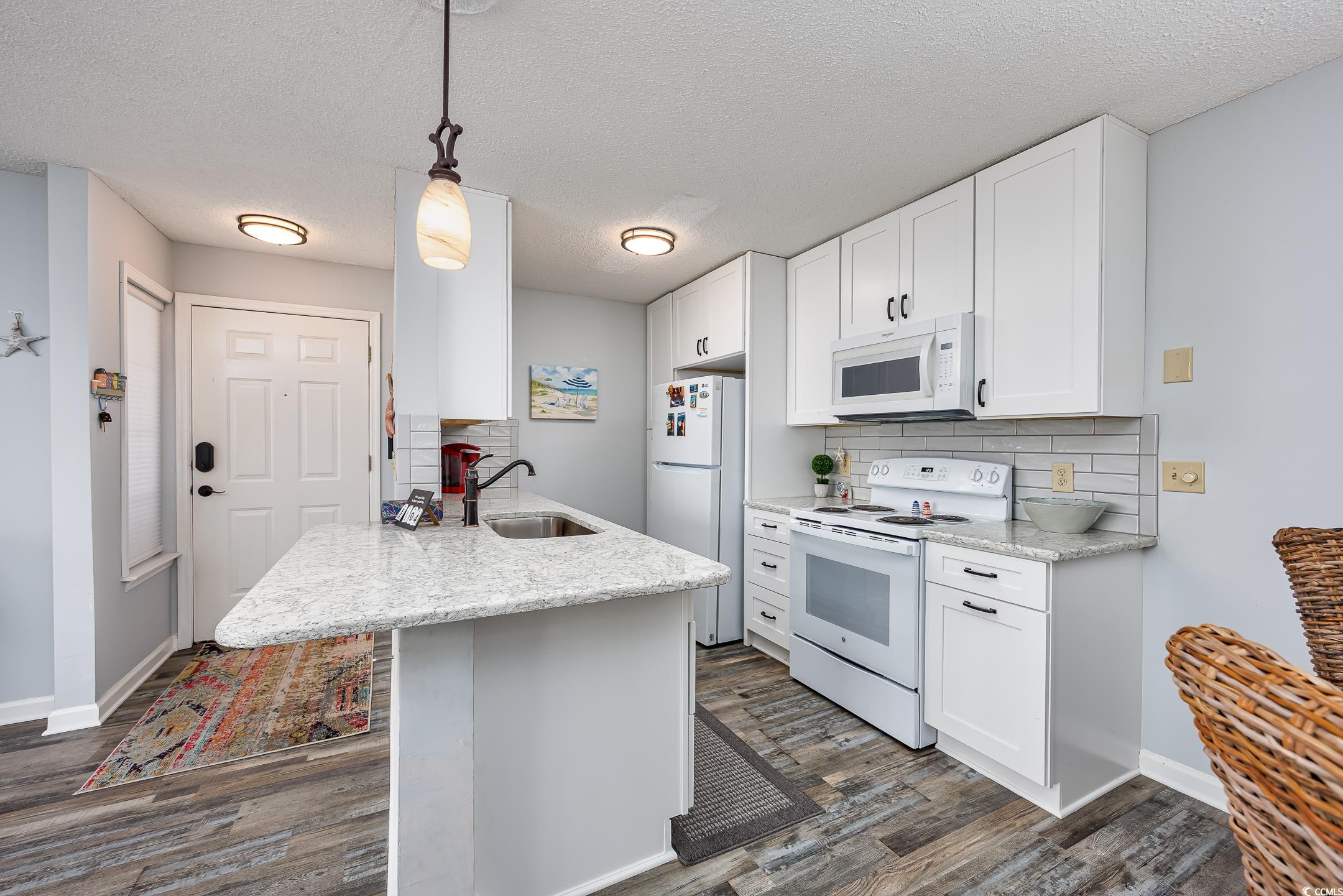 8861 Cloister Dr. Property Photo 10