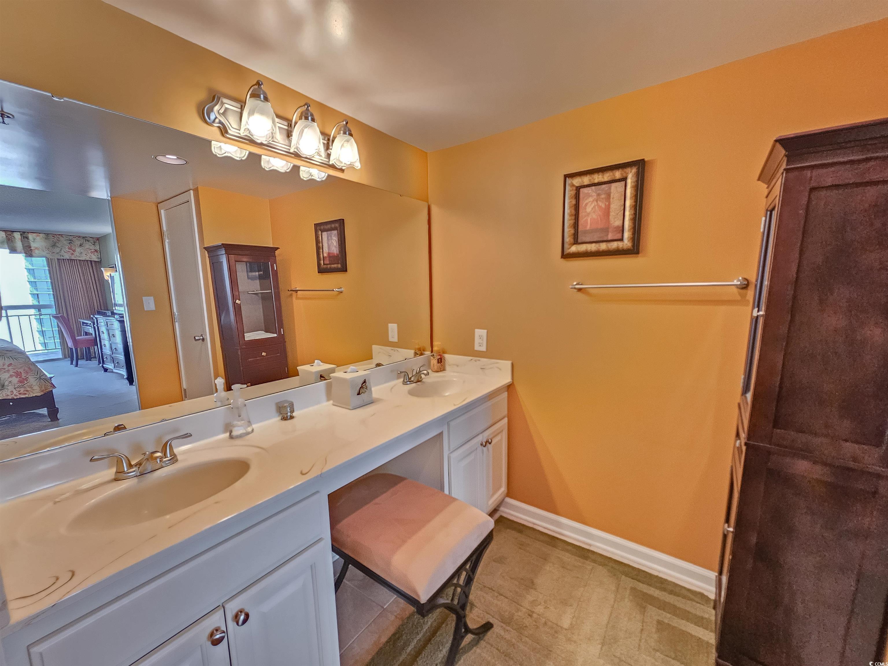 9820 Queensway Blvd. Property Photo 20