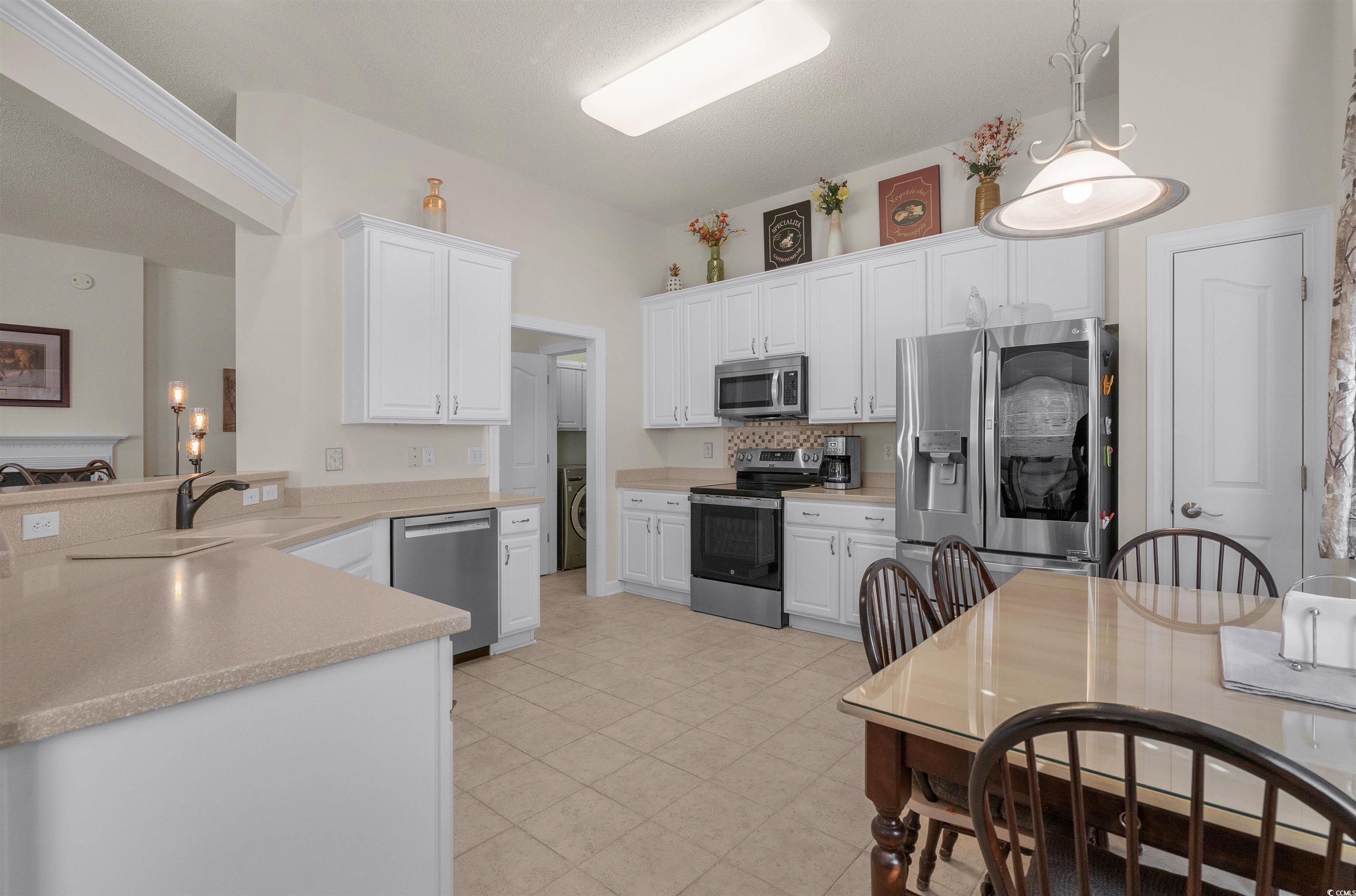 2911 Winding River Dr. Property Photo 14