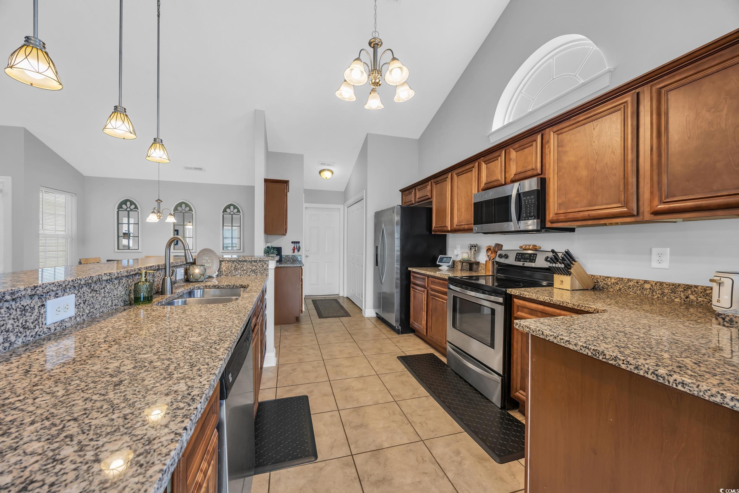 216 Camrose Way Property Photo 4