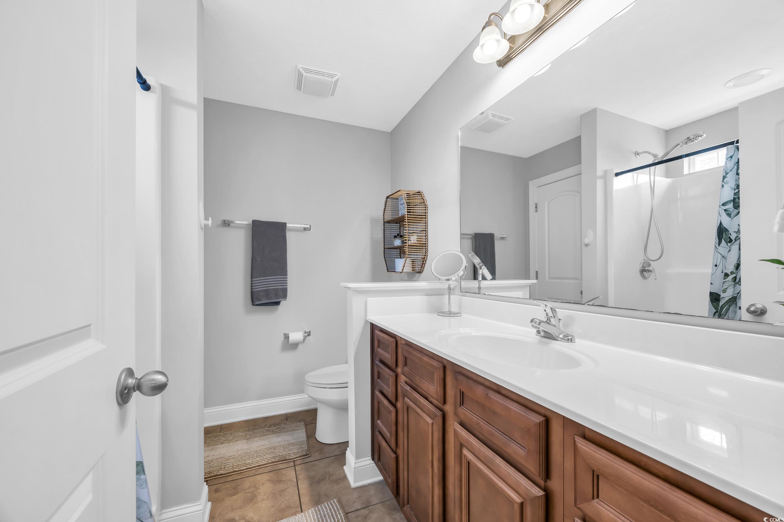 216 Camrose Way Property Photo 8