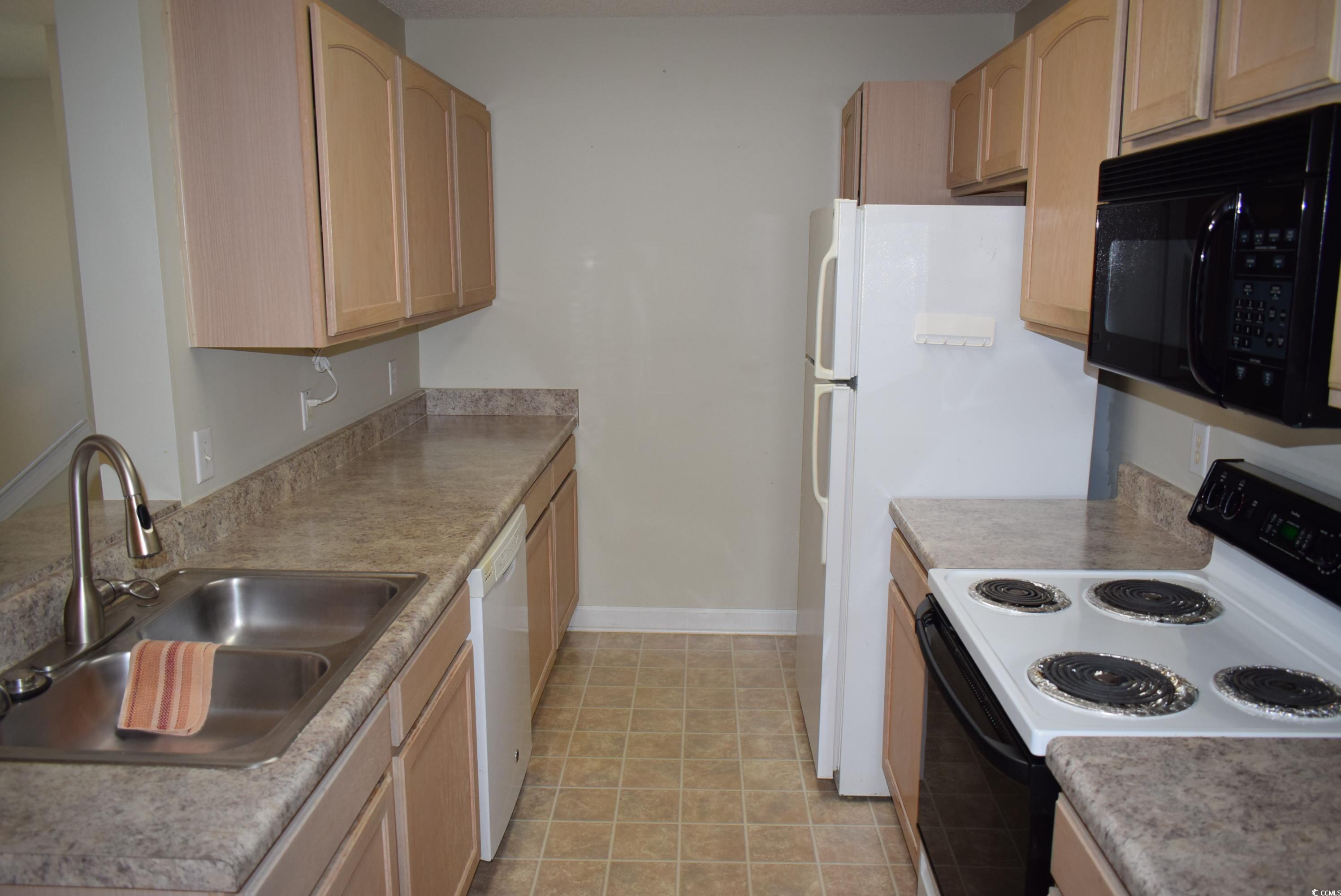 4300 Lotus Ct. Property Photo 6