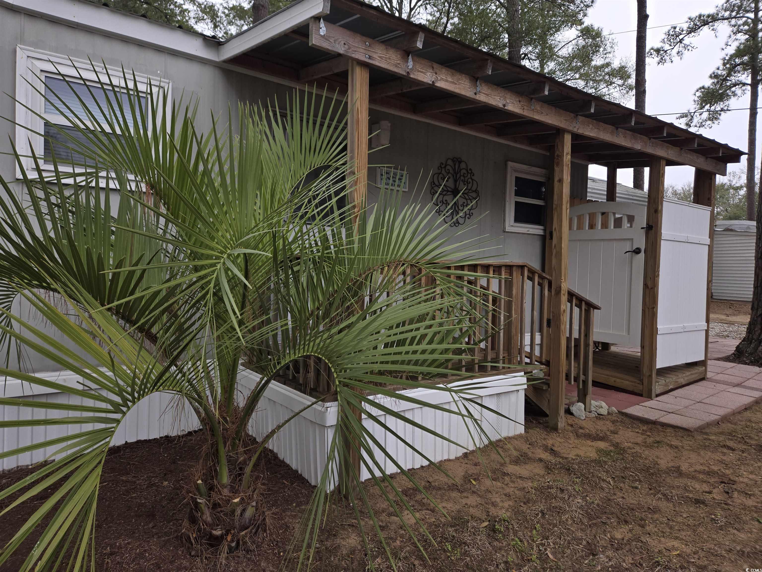 425 Delton Dr. Property Photo 2