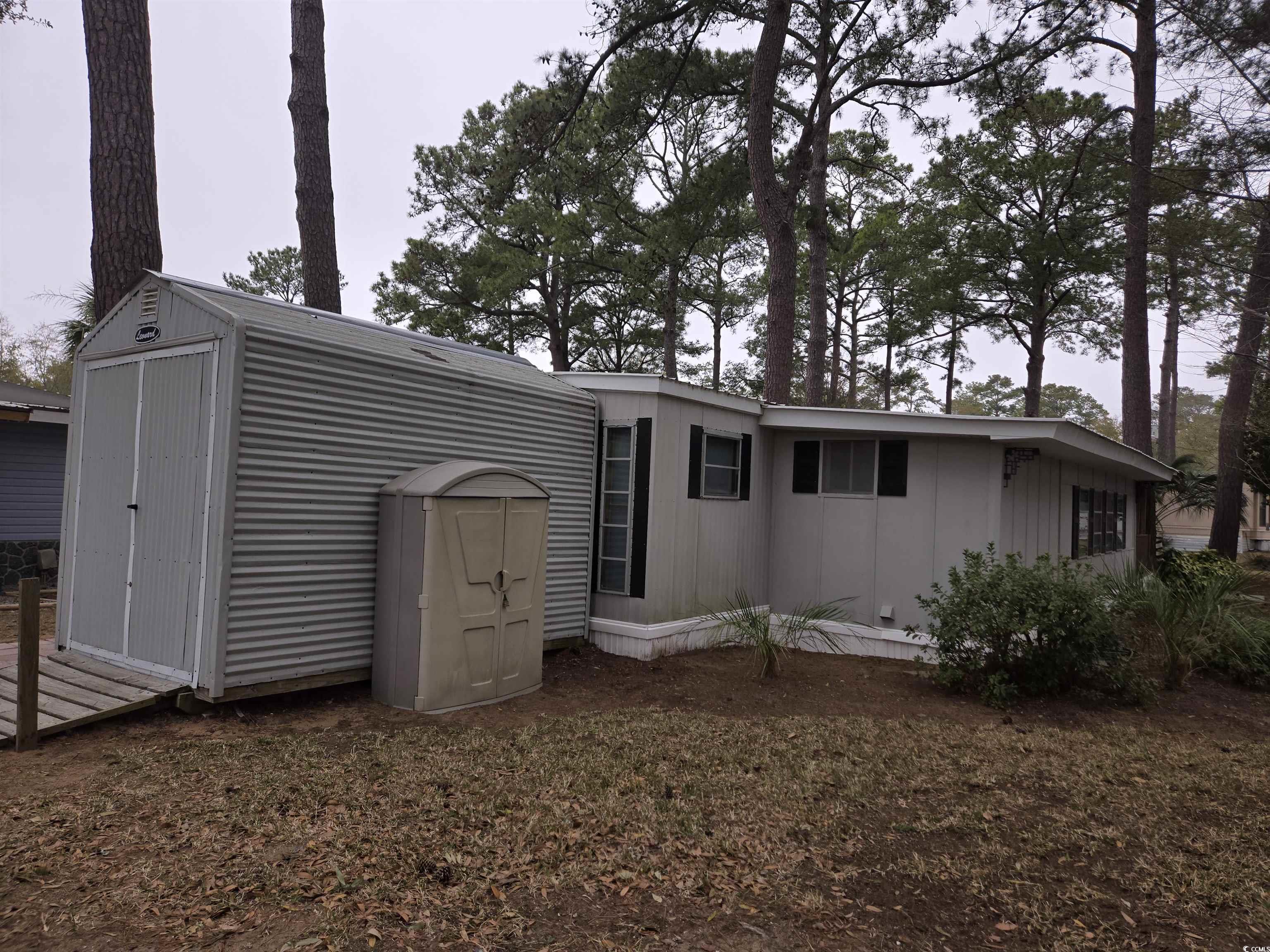 425 Delton Dr. Property Photo 4