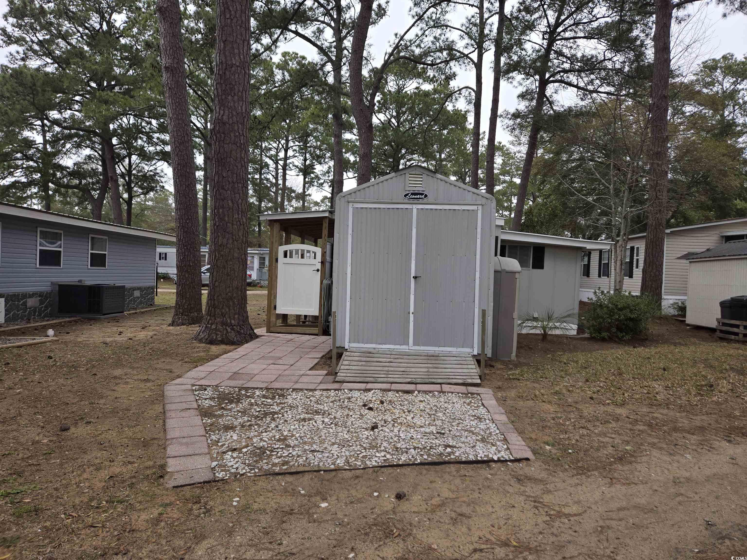 425 Delton Dr. Property Photo 6