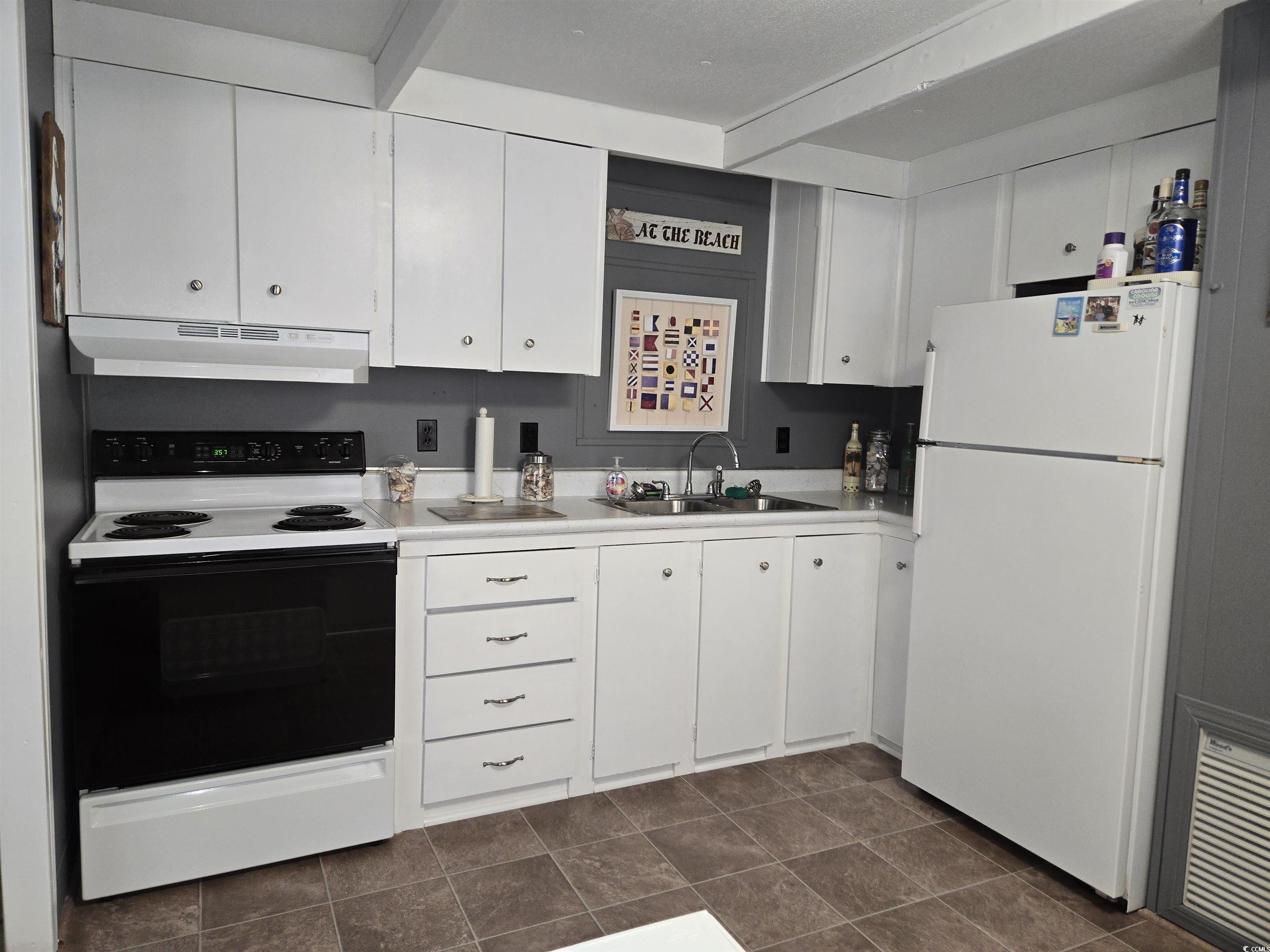 425 Delton Dr. Property Photo 12