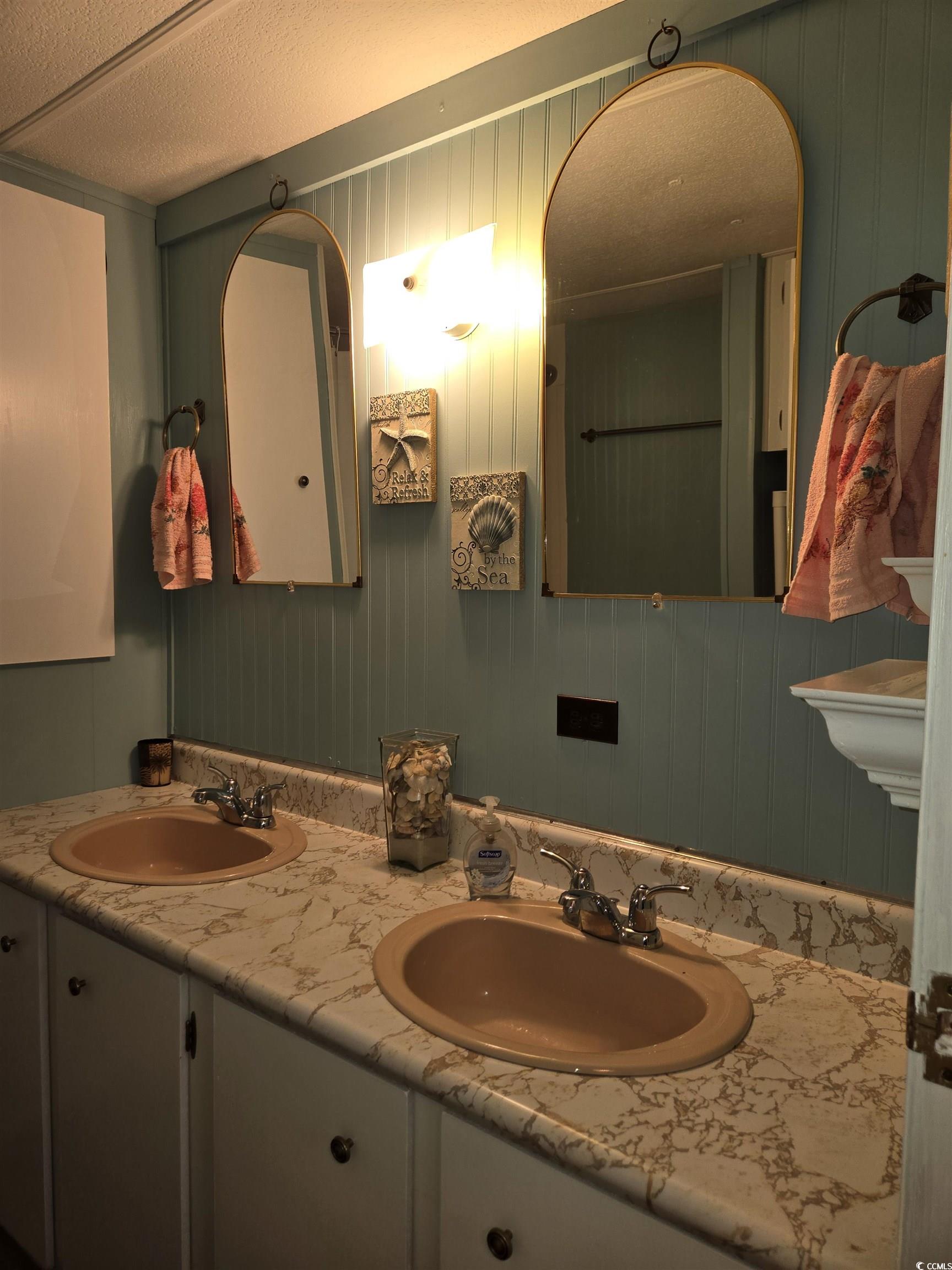 425 Delton Dr. Property Photo 23