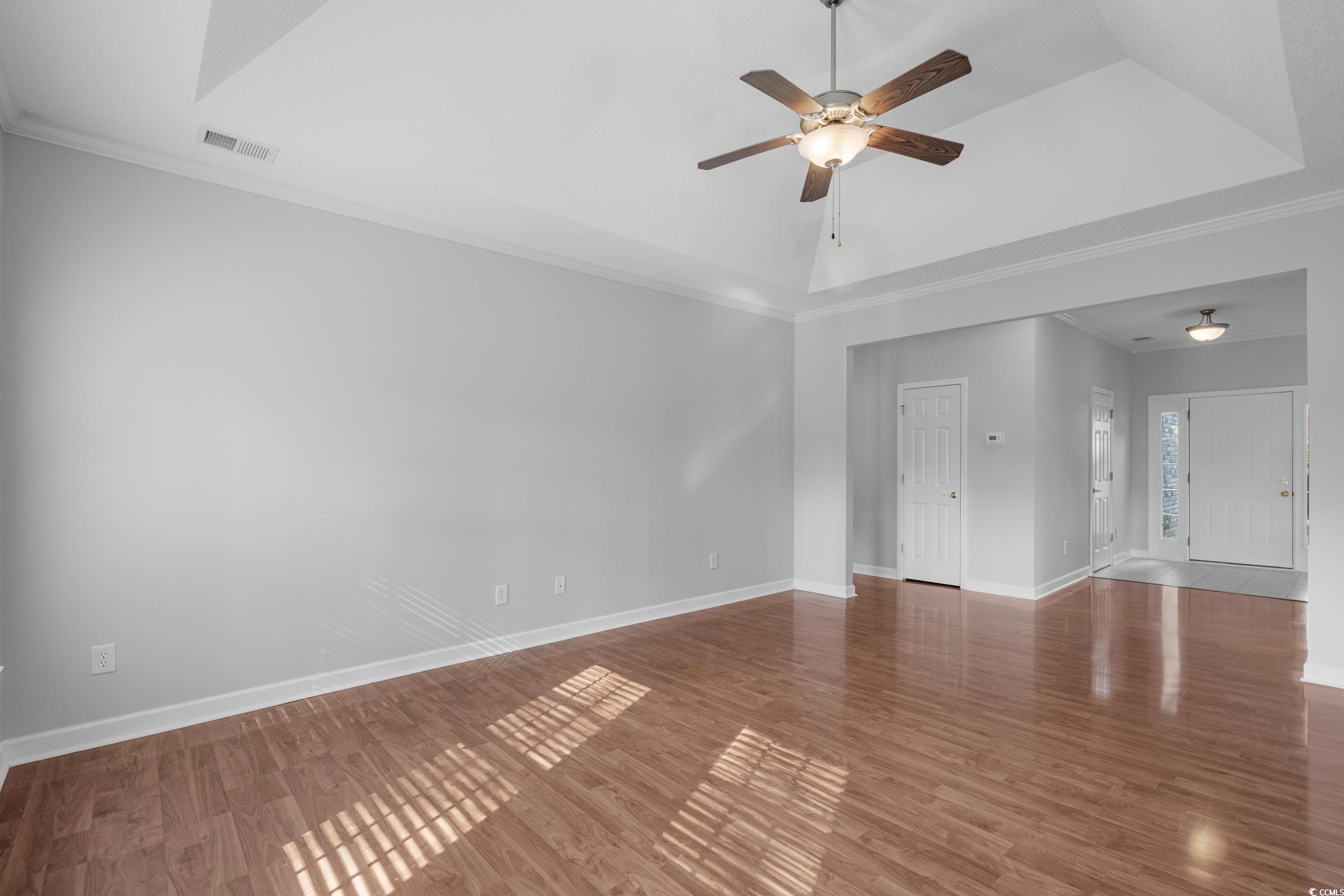 1019 Hillsdale Dr. Property Photo 8