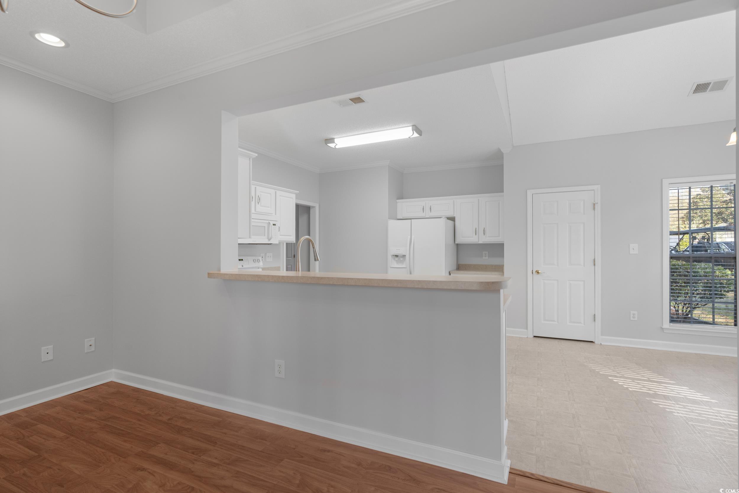 1019 Hillsdale Dr. Property Photo 14