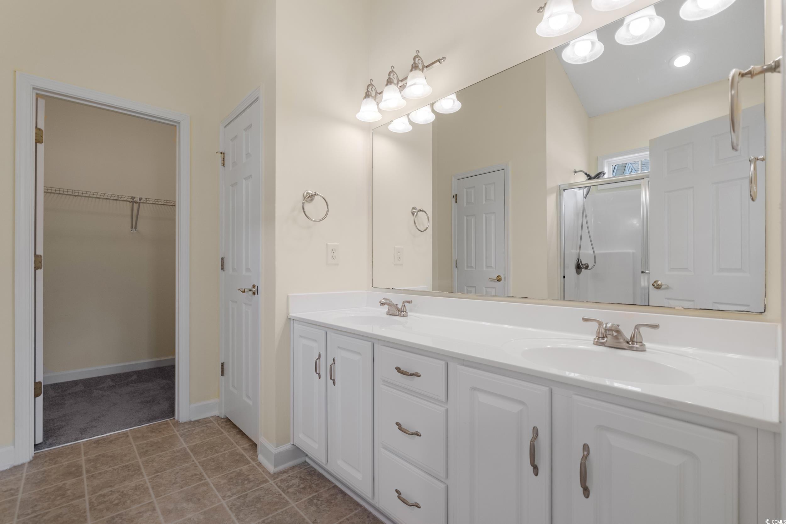 1019 Hillsdale Dr. Property Photo 20