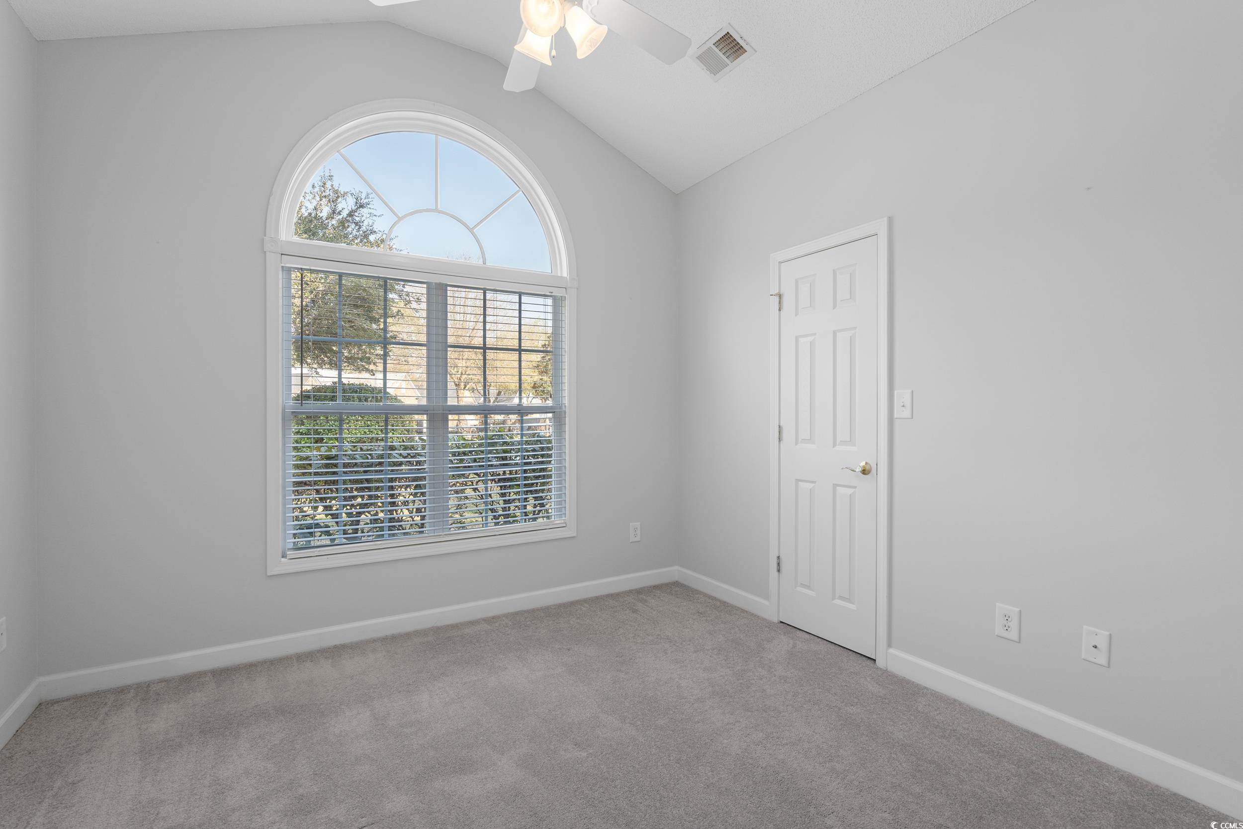 1019 Hillsdale Dr. Property Photo 23