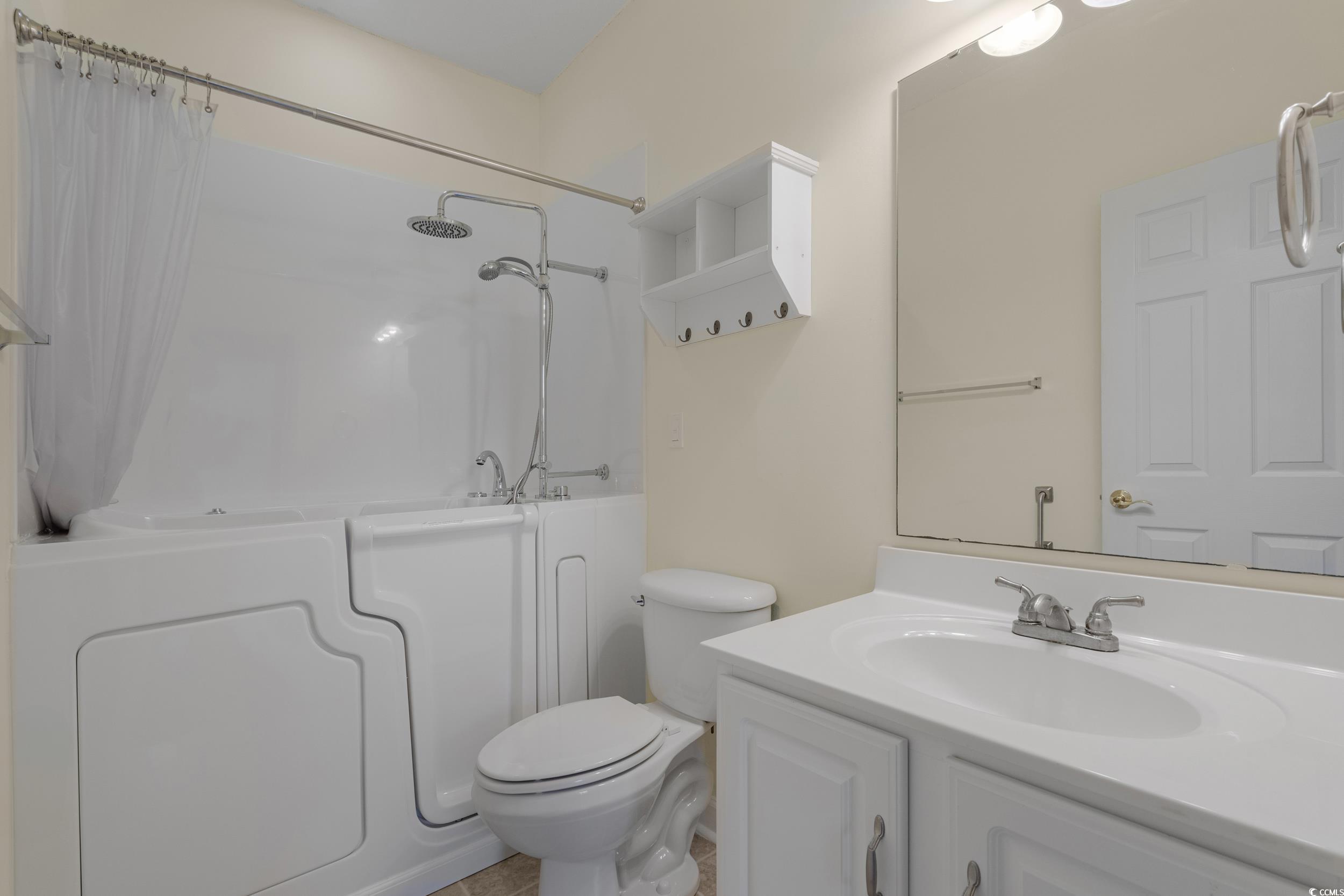 1019 Hillsdale Dr. Property Photo 24