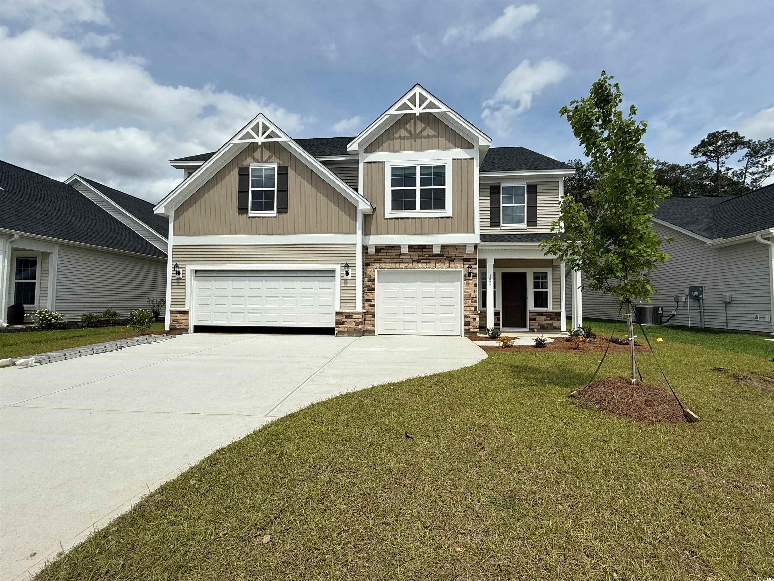 152 Azure Loop Property Photo 1