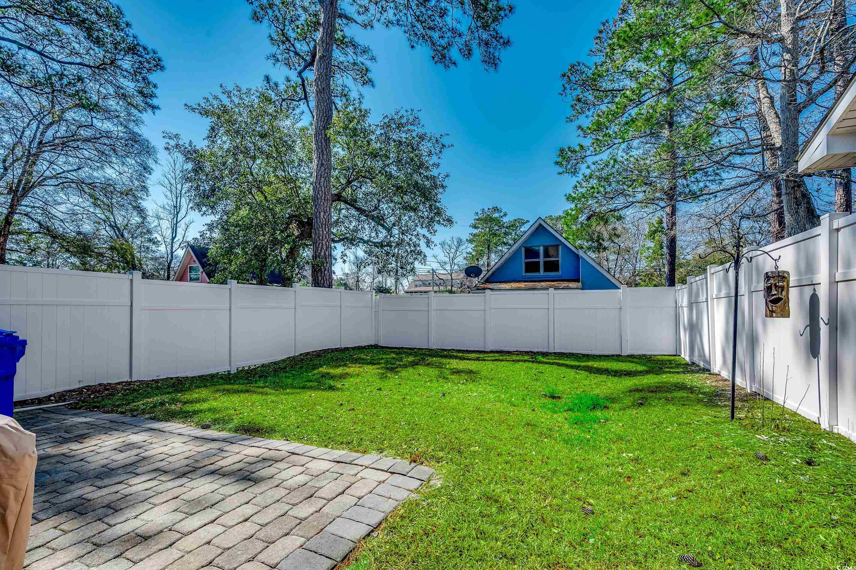 327a&b Sparrow Dr. Property Photo 9