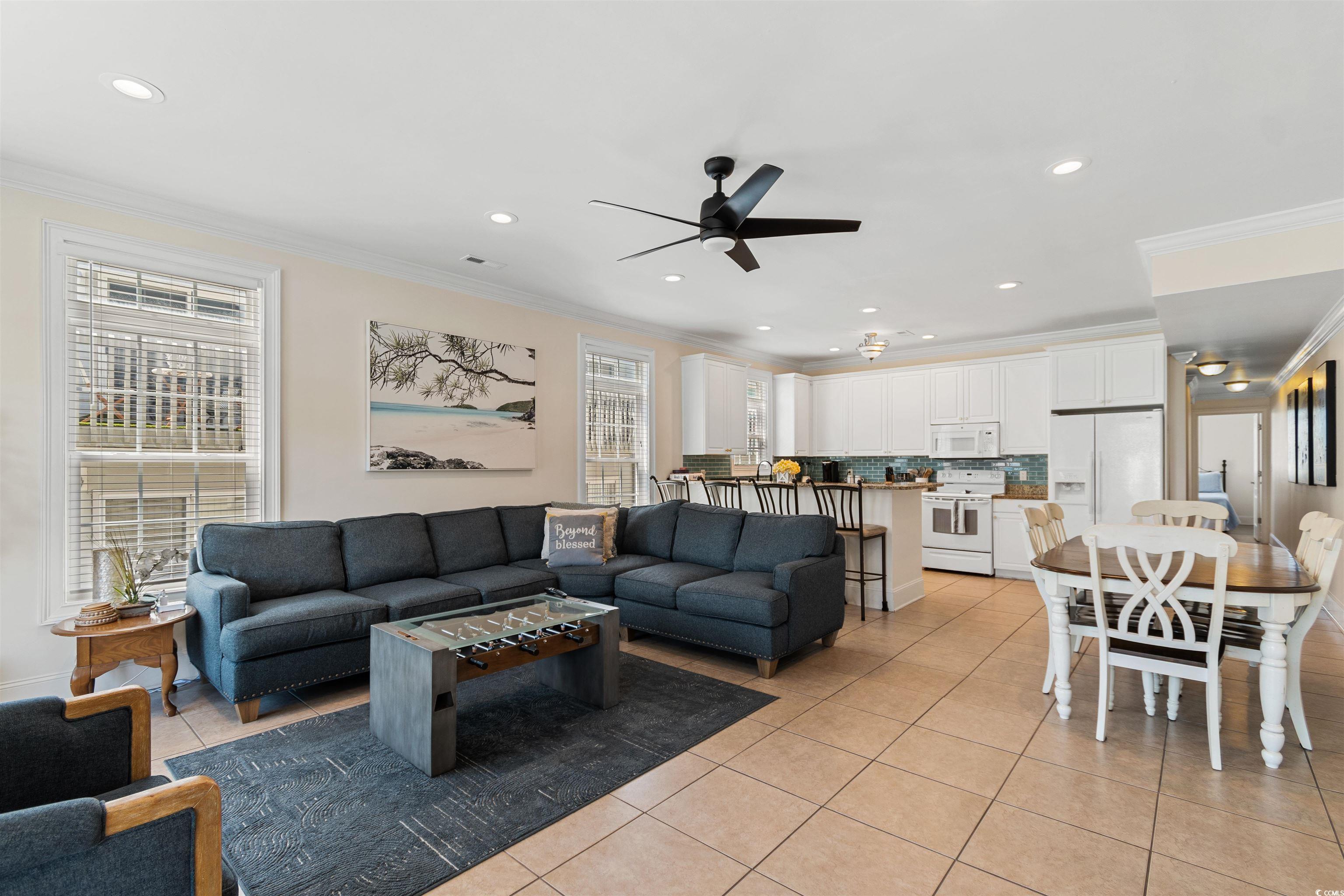 4620 Surf St. Property Photo 4