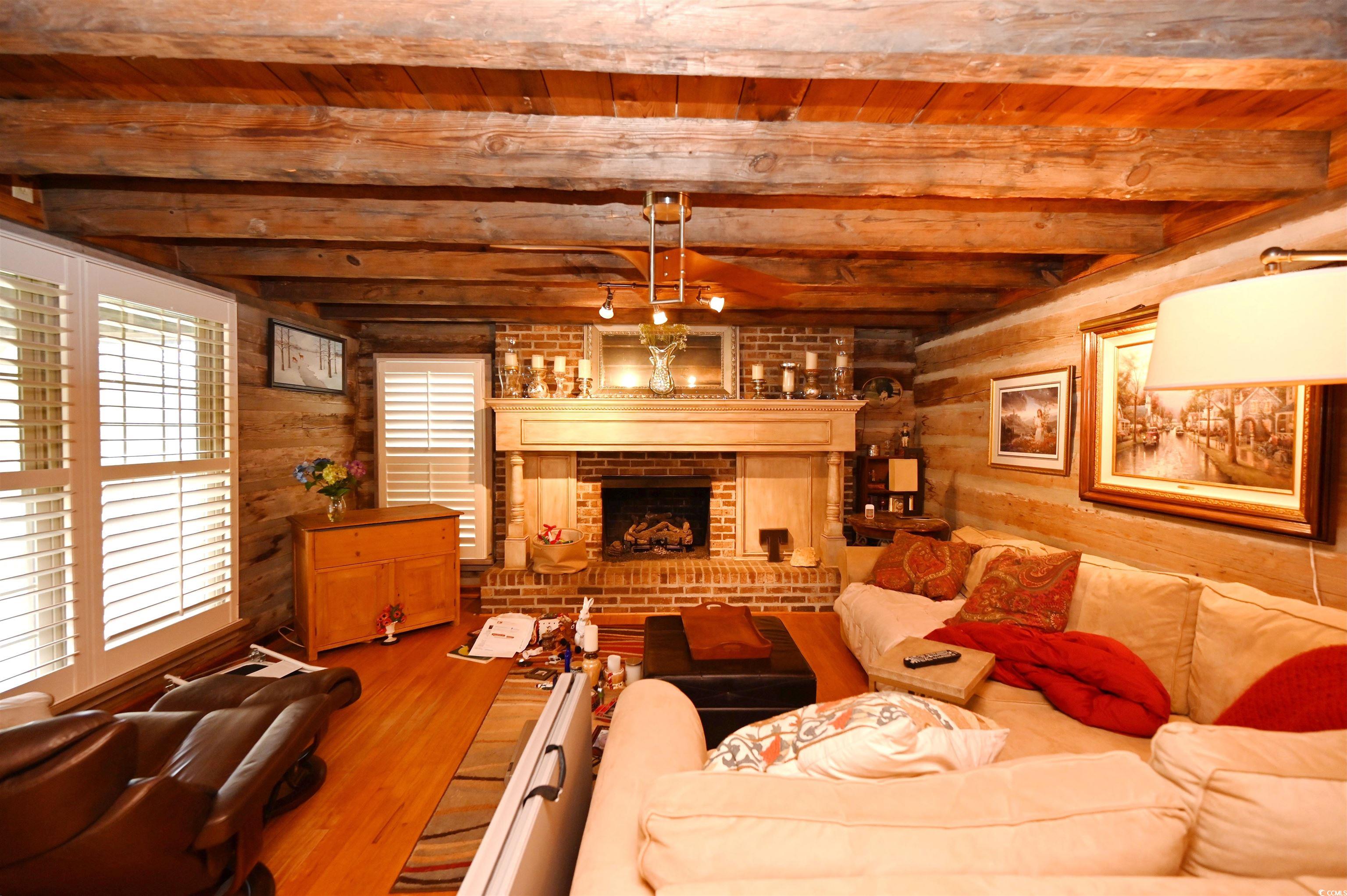 1993 Meadowood Ln. Property Photo 3