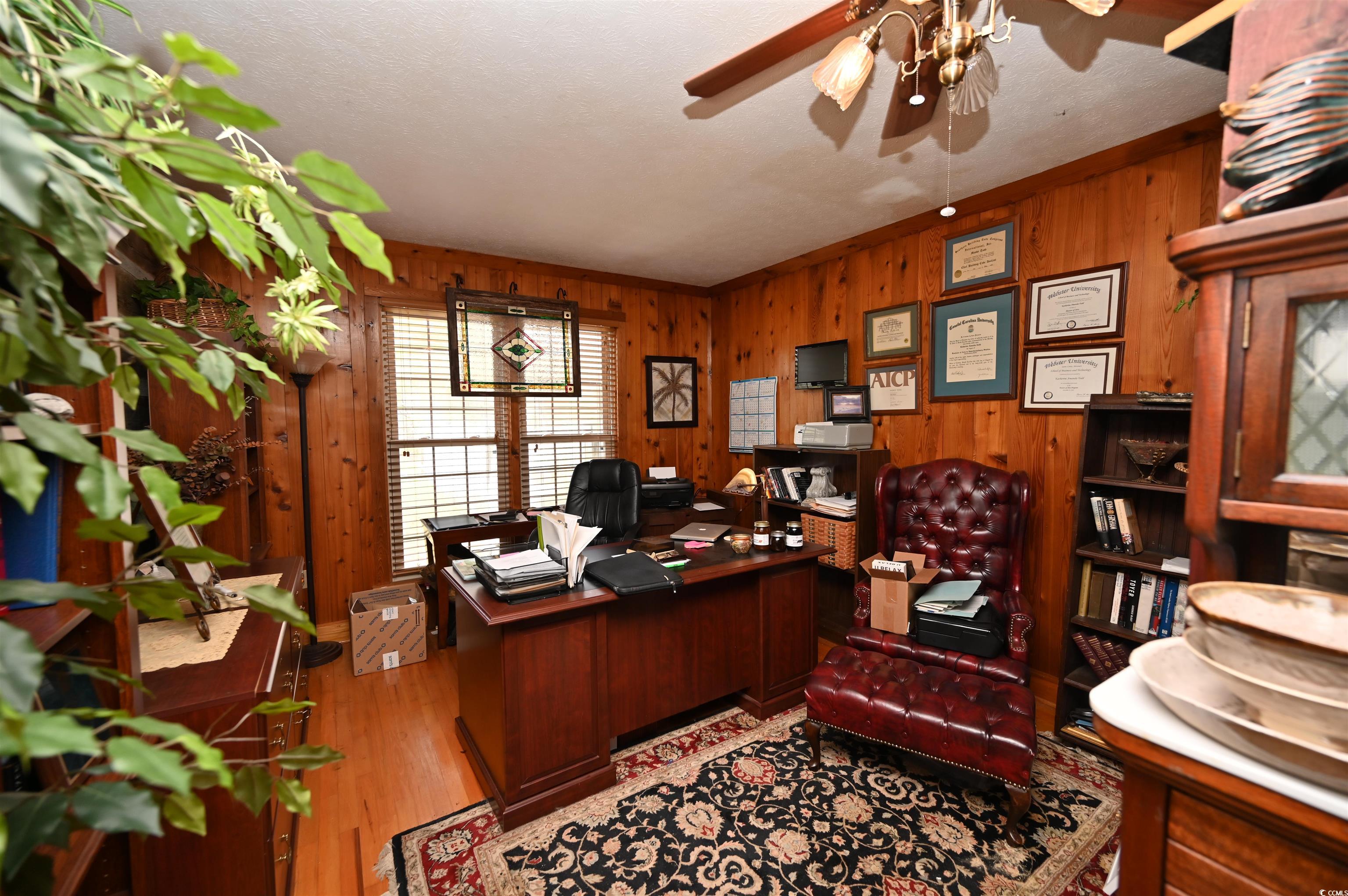 1993 Meadowood Ln. Property Photo 11