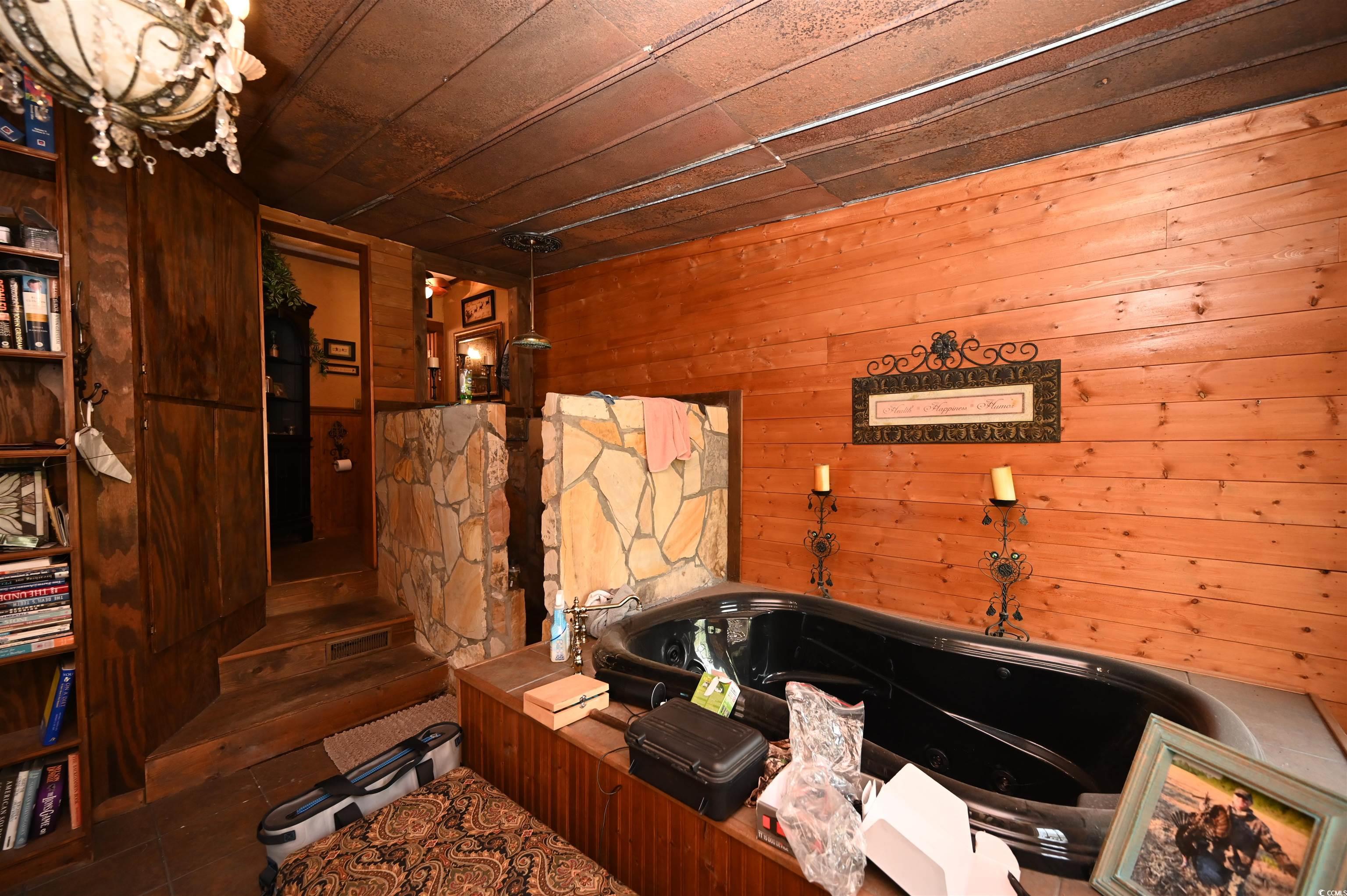 1993 Meadowood Ln. Property Photo 12