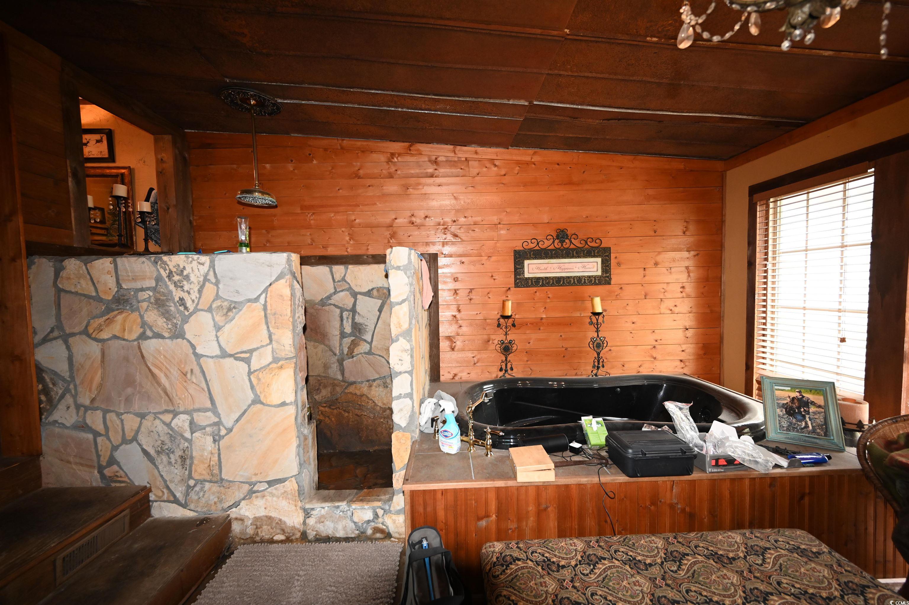 1993 Meadowood Ln. Property Photo 13