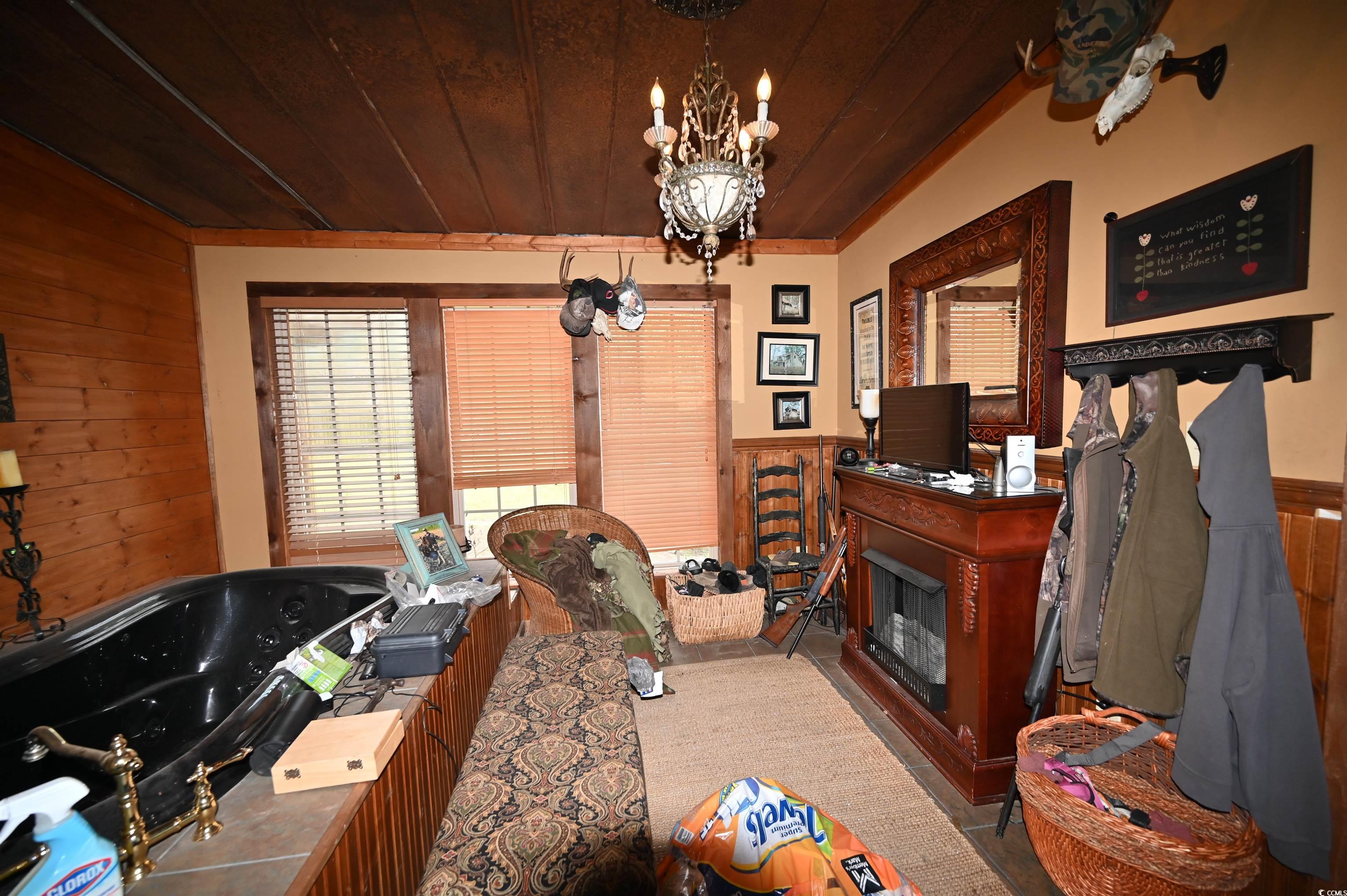 1993 Meadowood Ln. Property Photo 14