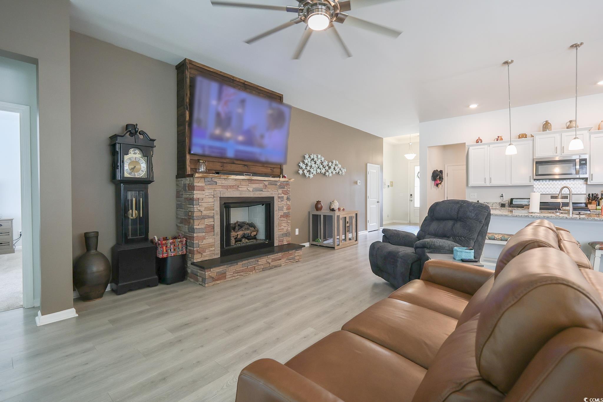 311 Juniata Loop Property Photo 4