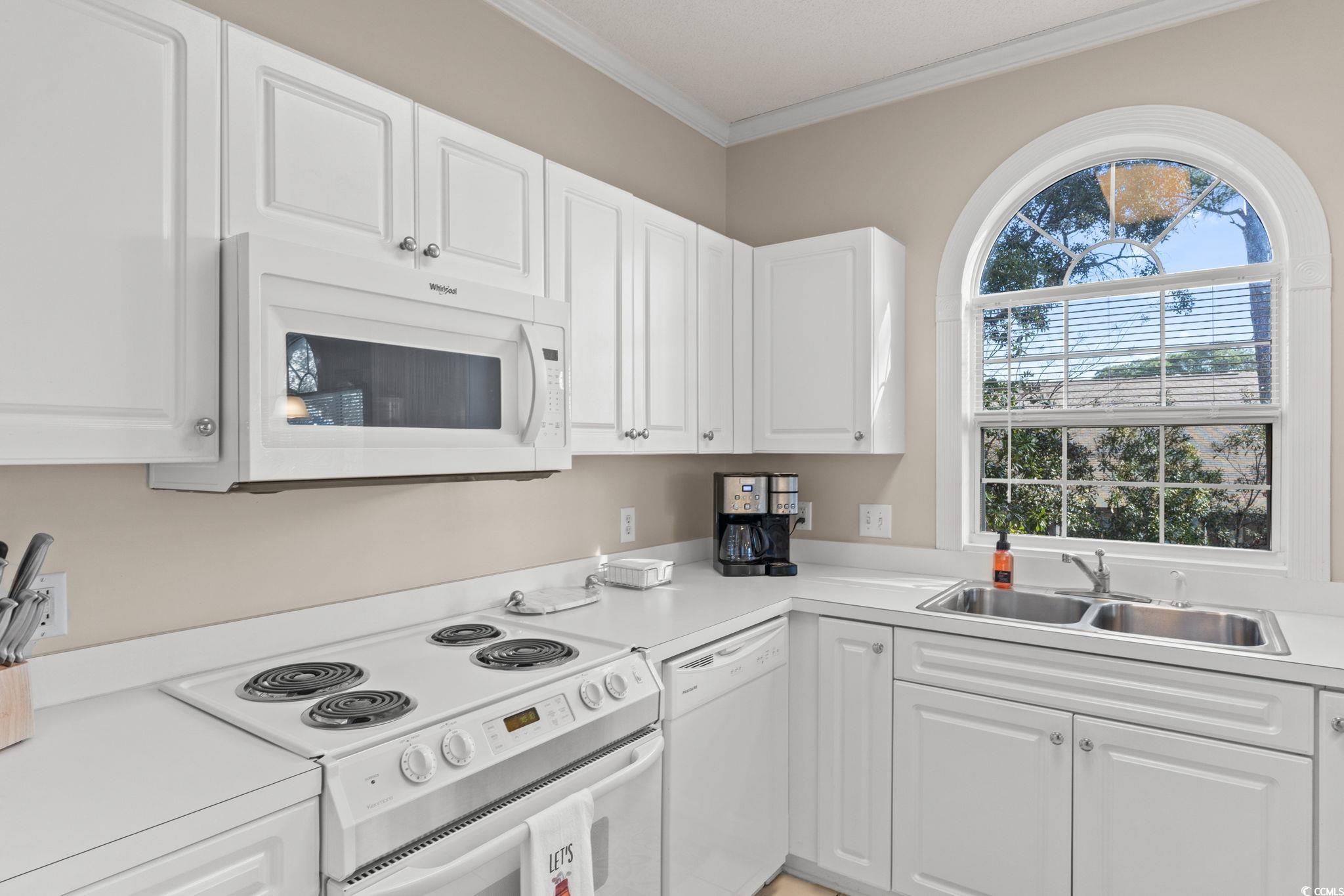 4221 Hibiscus Dr. Property Photo 10