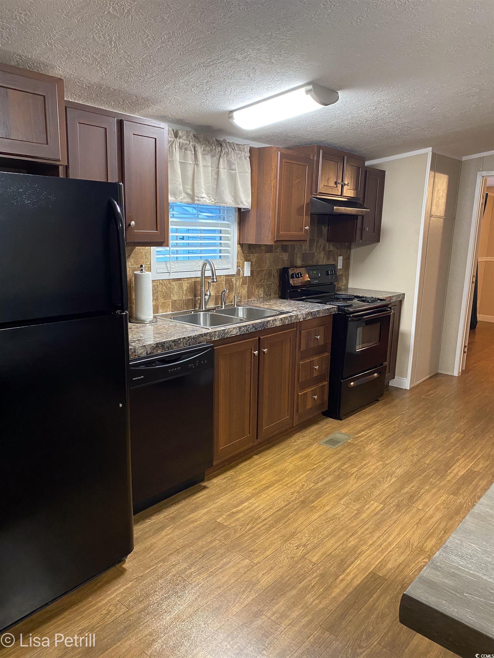 1010 Foxfire Dr. Property Photo 6